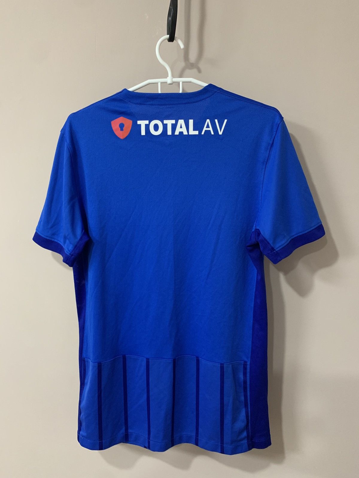 Nike Portsmouth Home Football Shirt Nike Soccer Jersey Size M Size US M / EU 48-50 / 2 - 2 Thumbnail
