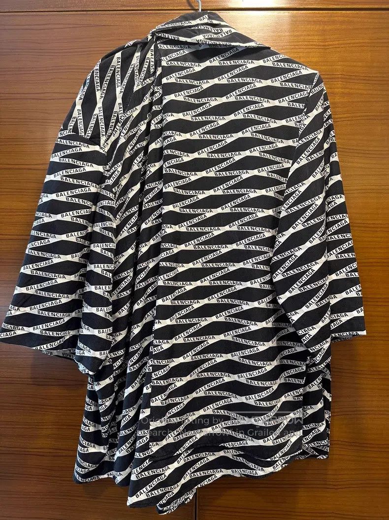 Balenciaga Balenciaga Full-print irregular shirt Size XS / US 0-2 / IT 36-38 - 2 Thumbnail