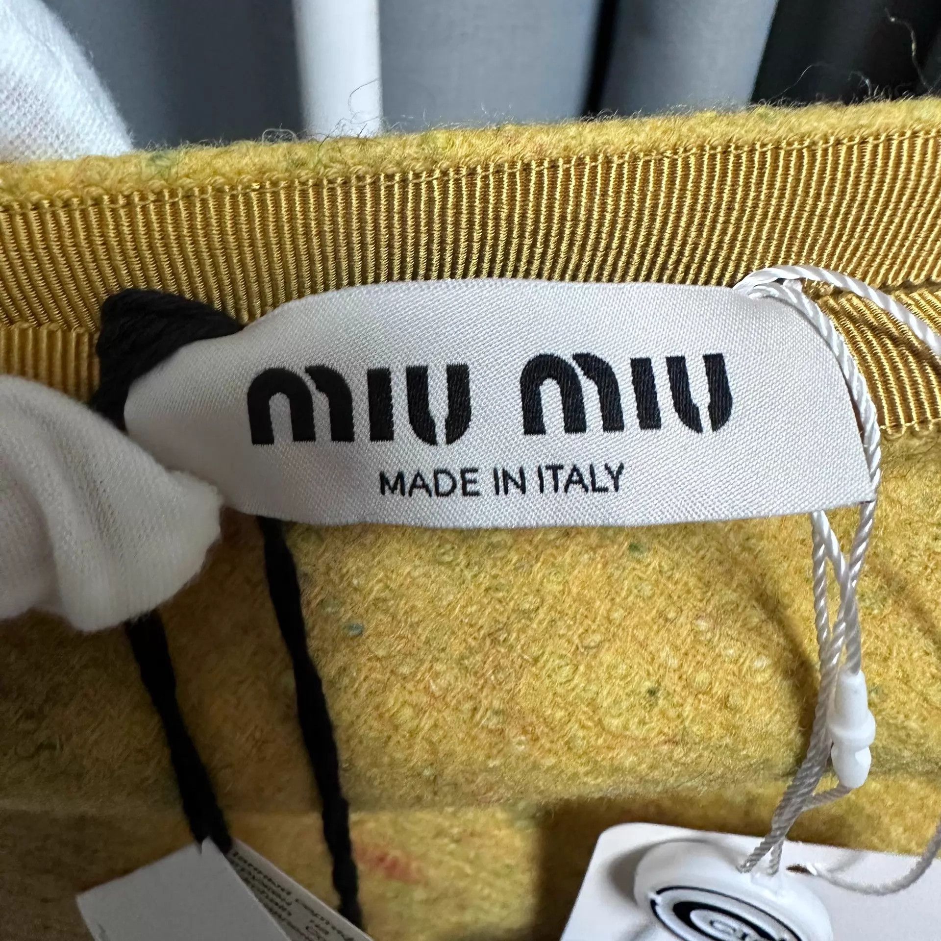 Miu Miu MIU MIU 25FW Yellow Pencil Skirt Size 38 Side Zip Size 26" / US 2 / IT 38 - 4 Thumbnail
