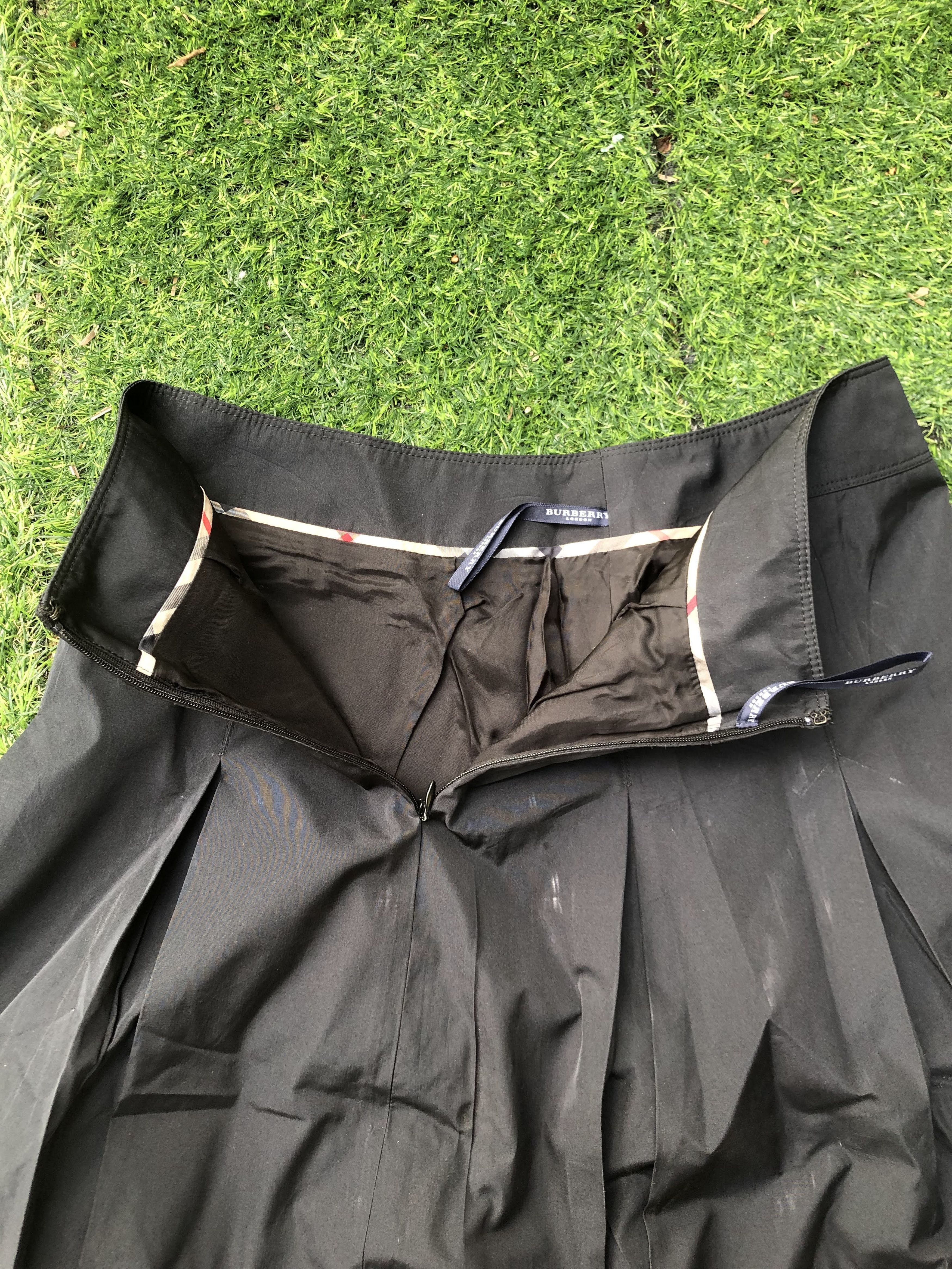 Burberry Burberry Skirt (P013) Size 28" / US 6 / IT 42 - 3 Thumbnail