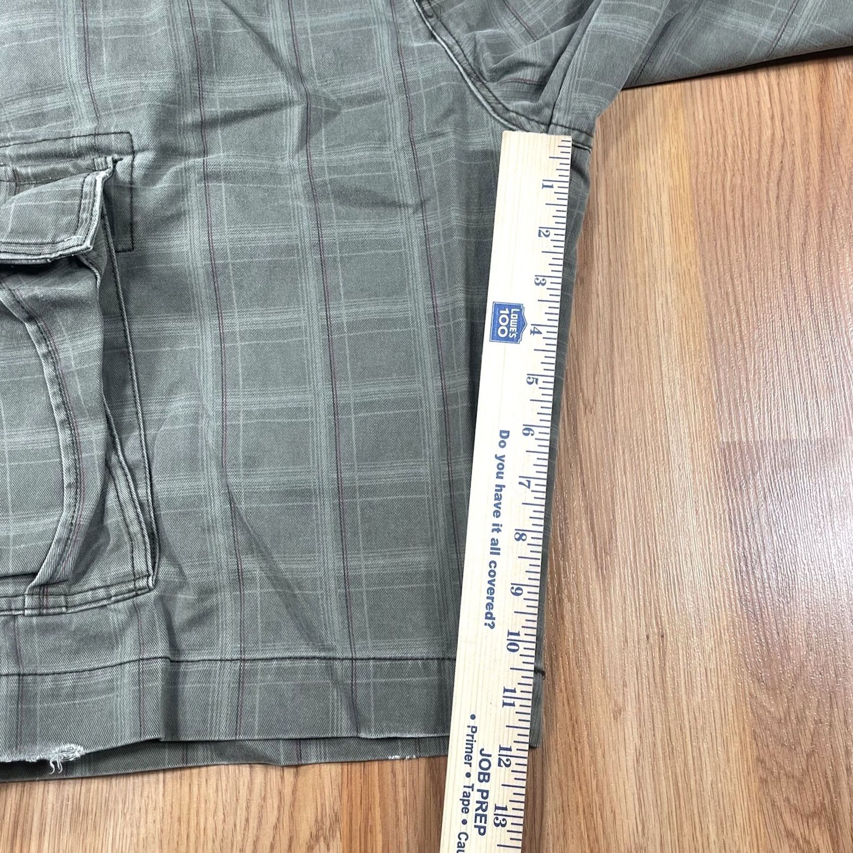 Iro Iron Khakis Cargo Utility Flat Front Pockets Shorts Mens 34 Gray Green Plaid - Good Condition Size US 34 / EU 50 - 5 Thumbnail