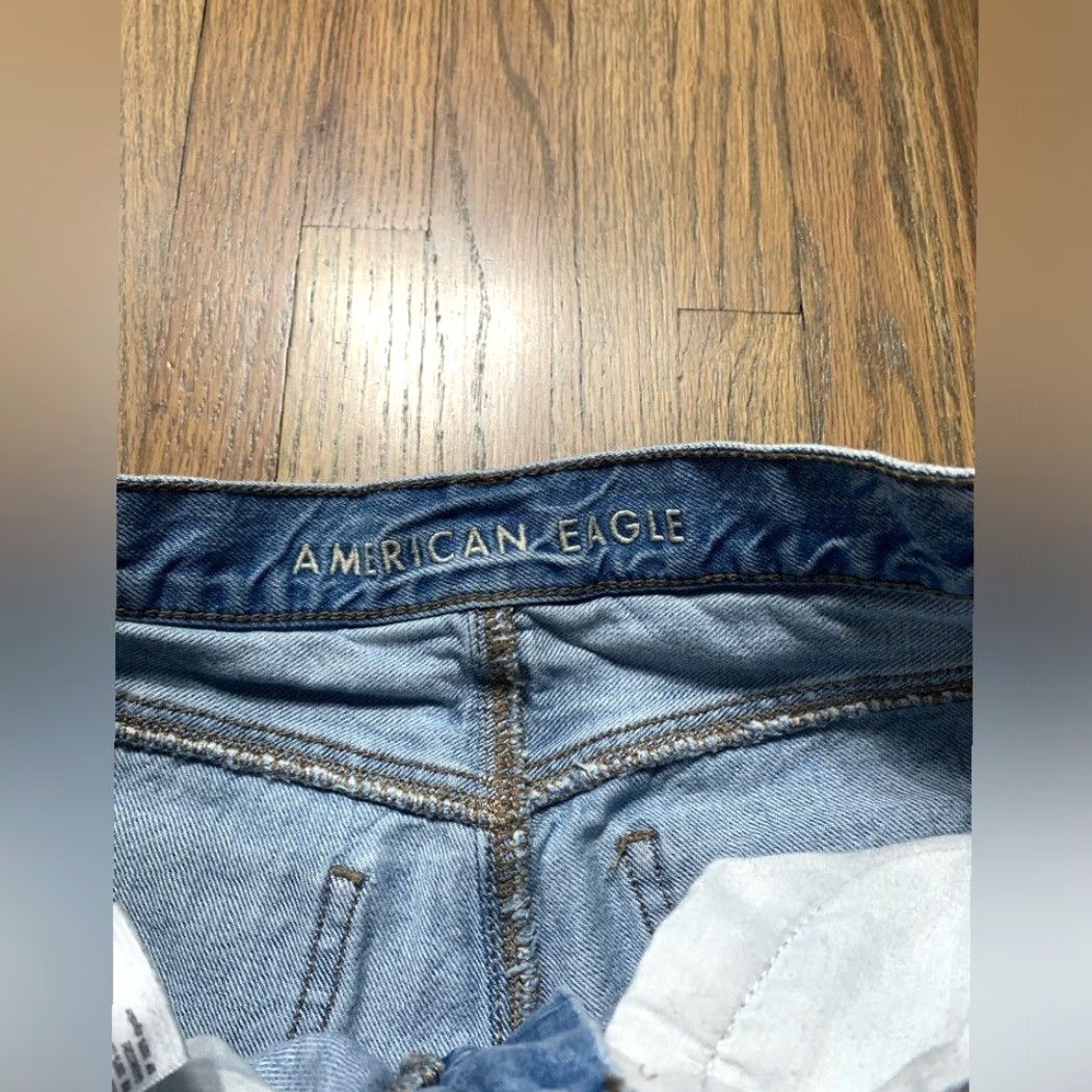American Eagle Outfitters VINTAGE American Eagle Outfitters Mom Short Jean Shorts Cut-Off Blue 2 Womens Distressed Regular Size 2 Jeans 90s? Size 26" / US 2 / IT 38 - 6 Thumbnail