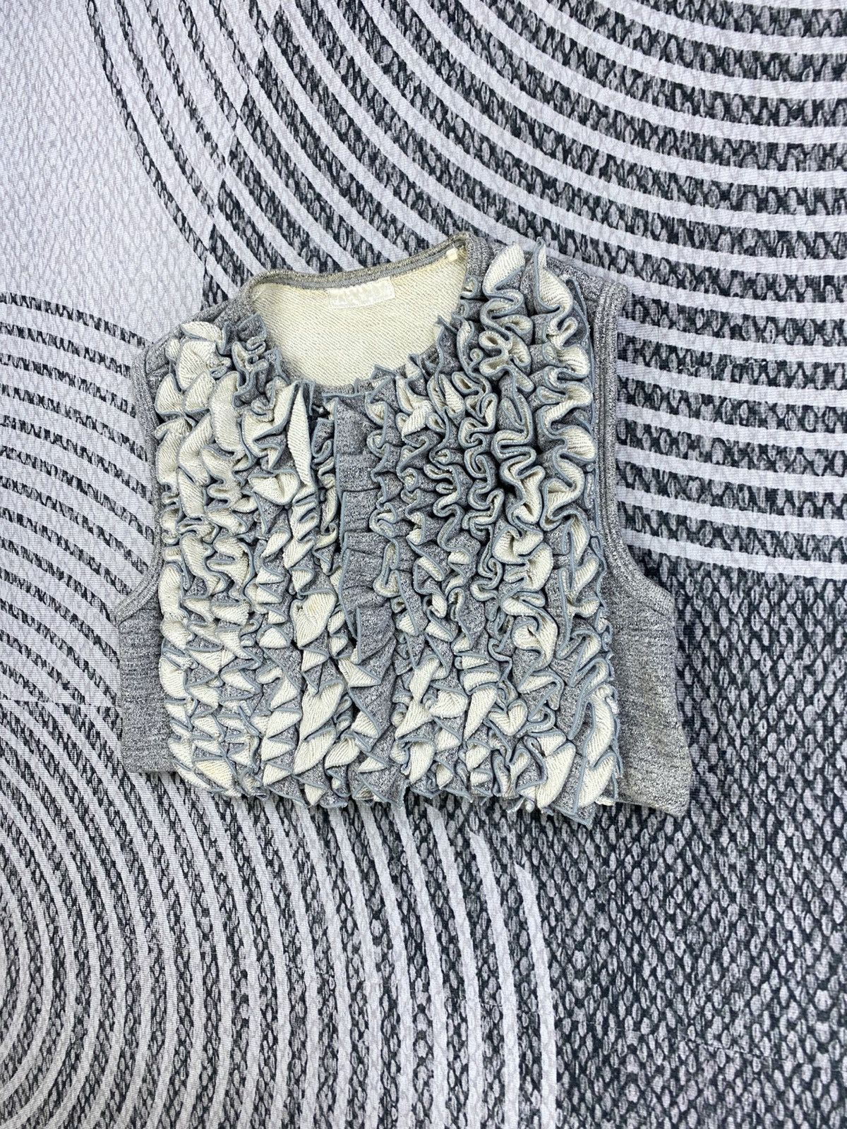 Facetasm Vintage Facetasm Ruffle Style Zipper Cropped Vest Size S / US 4 / IT 40 - 4 Thumbnail