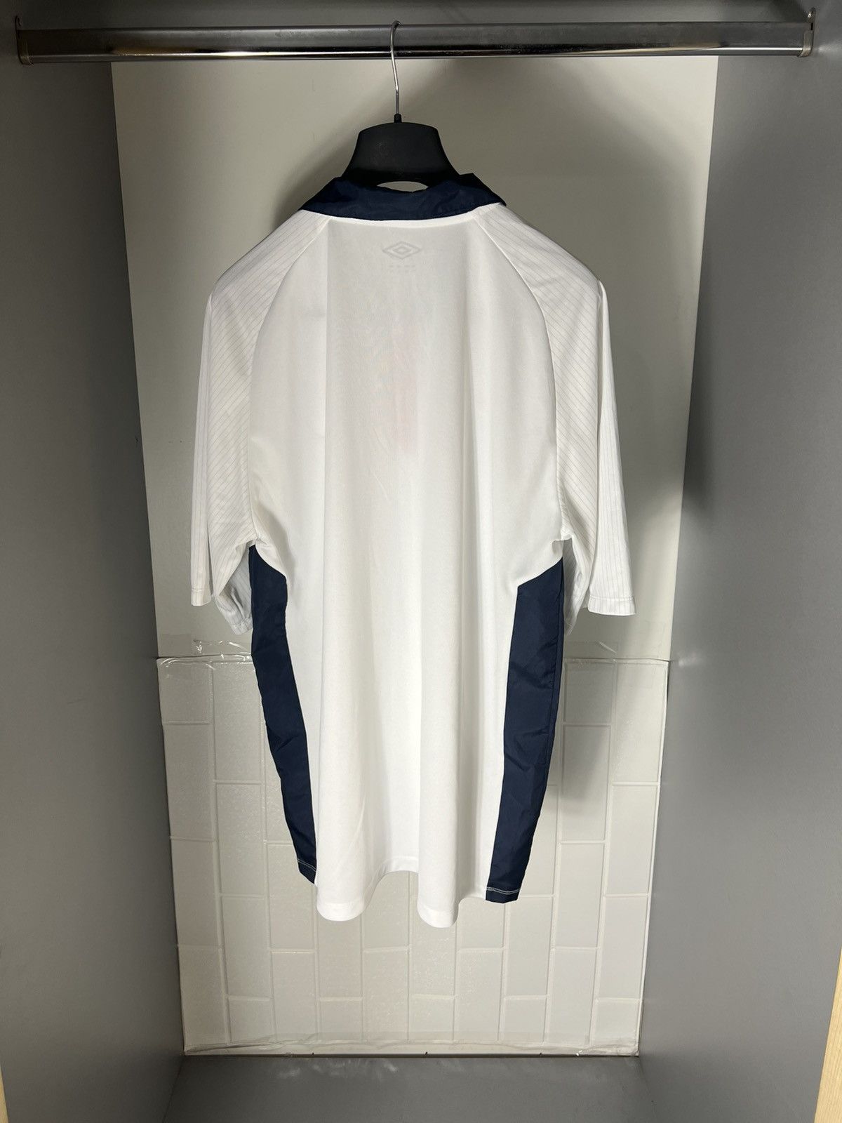 Vintage VERY RARE UMBRO ENGLAND RETRO SOCCER JERSEY MANCHESTER 90s Size US XXL / EU 58 / 5 - 7 Thumbnail
