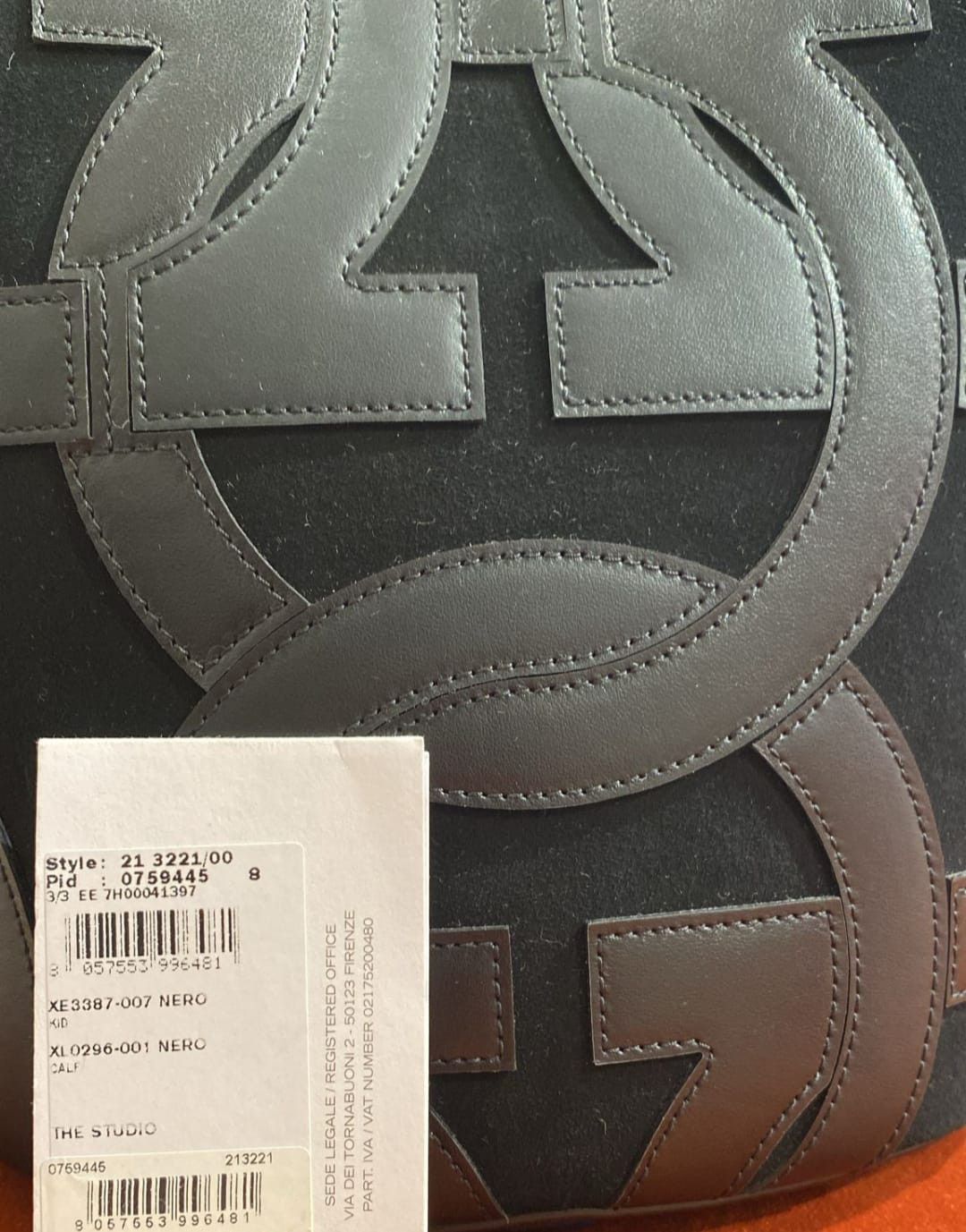 Salvatore Ferragamo o1s1rm0724 Size: OS / Leather Shoulder Bag in Black Size ONE SIZE - 6 Thumbnail