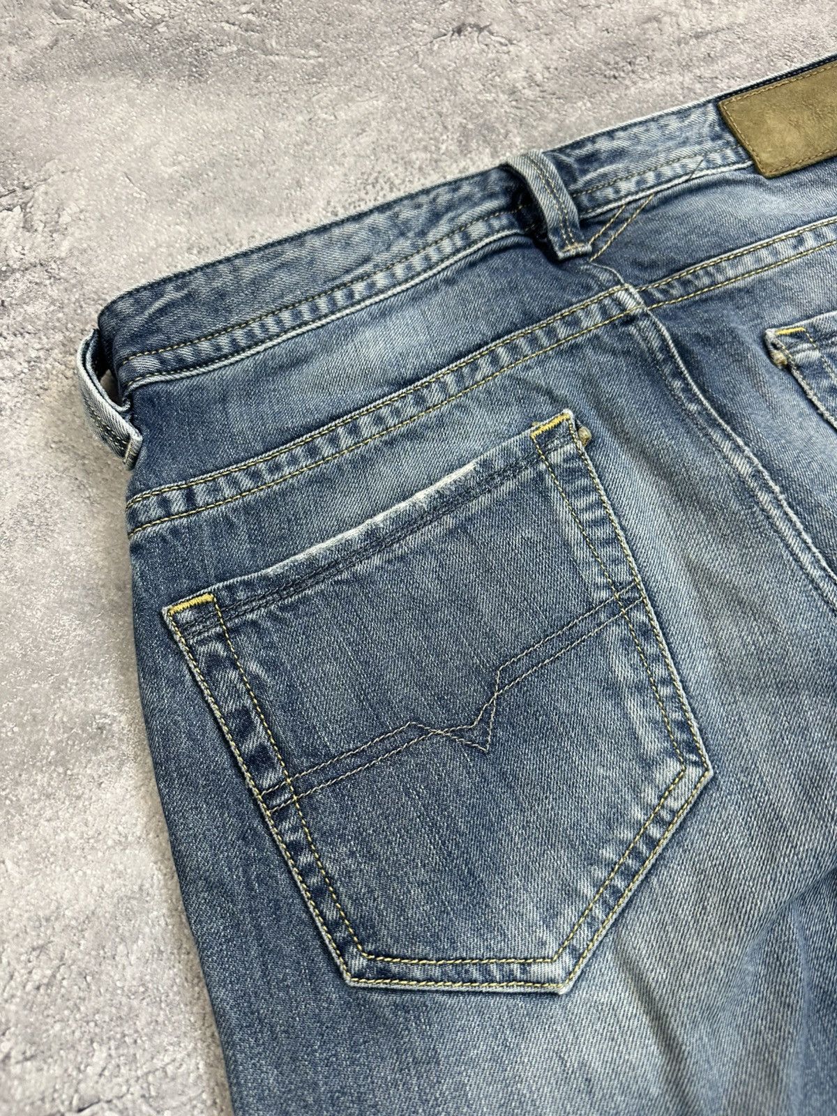 Diesel Diesel Industry Vintage Distressed Denim Faded Jeans 30 Size US 30 / EU 46 - 18 Thumbnail