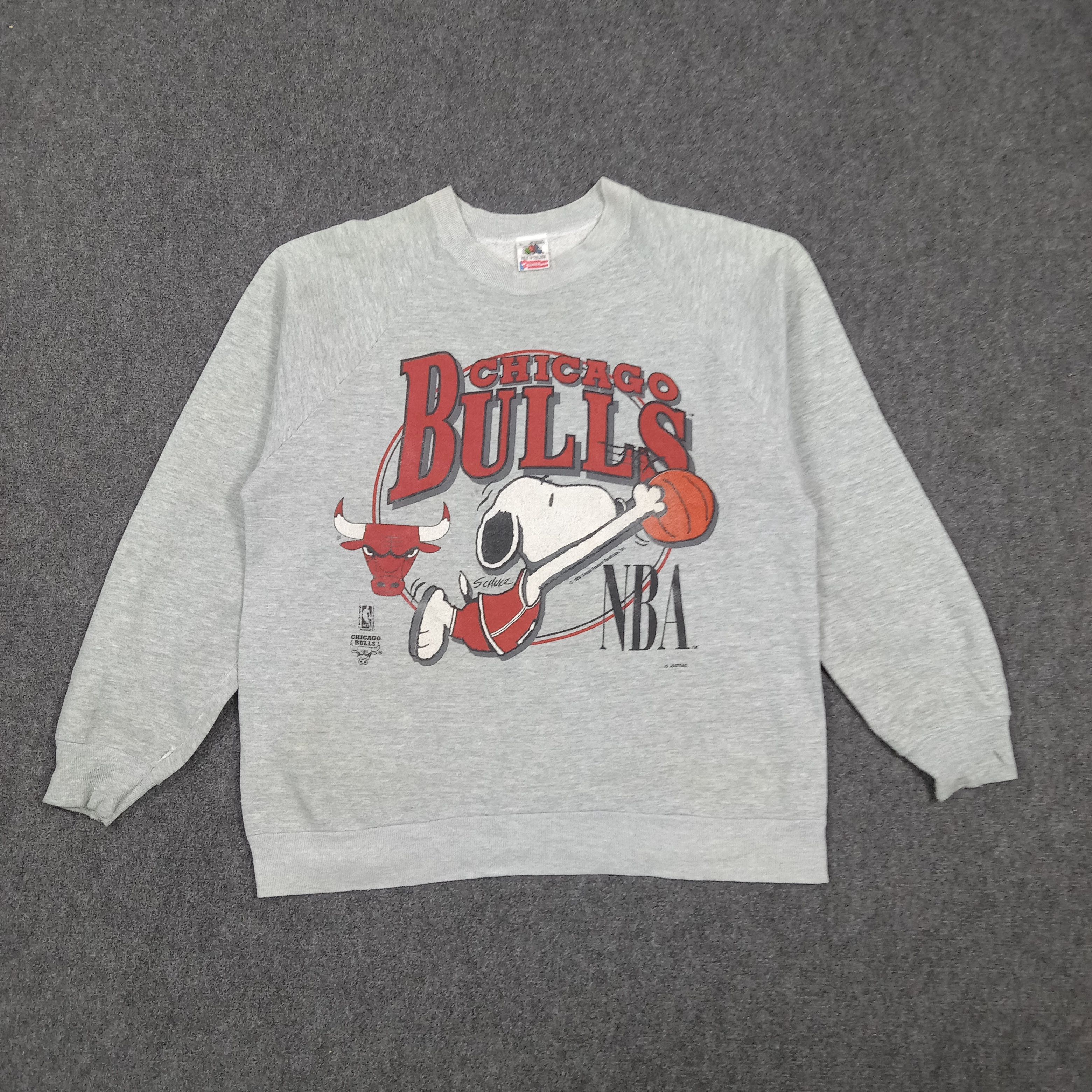 NBA 90's Chicago Bulls Snoopy Basketball Team Sweatshirt C292N13 Size US M / EU 48-50 / 2 - 1 Thumbnail