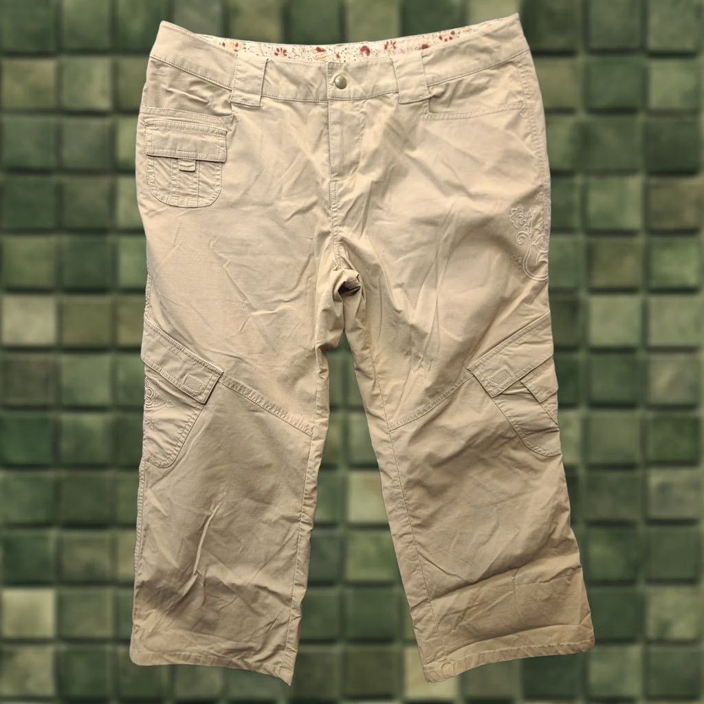 Vintage Kuhl Dry Capri Pants Womens L 34x23 Regular Fit Cargo Activewear Gorpcore MTB Beig e Size 36" / US 14 / IT 50 - 1 Thumbnail