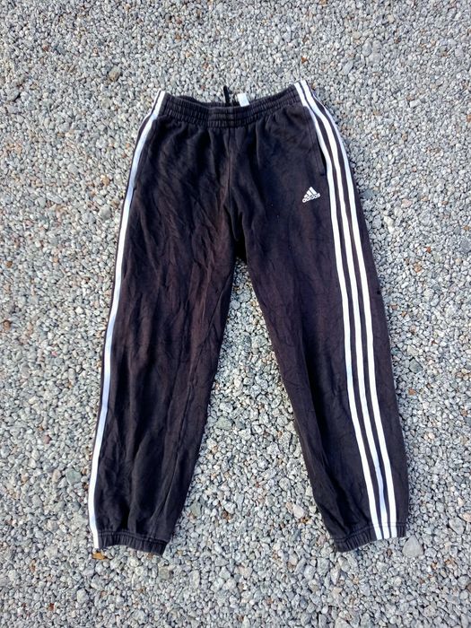 Adidas jogger hot sale clip