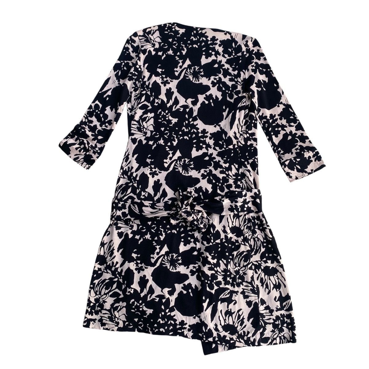Diane von Furstenberg ‼️LAST DROP‼️Diane von Furstenberg Silk WrapDress Floral Print Size XS / US 0-2 / IT 36-38 - 3 Thumbnail