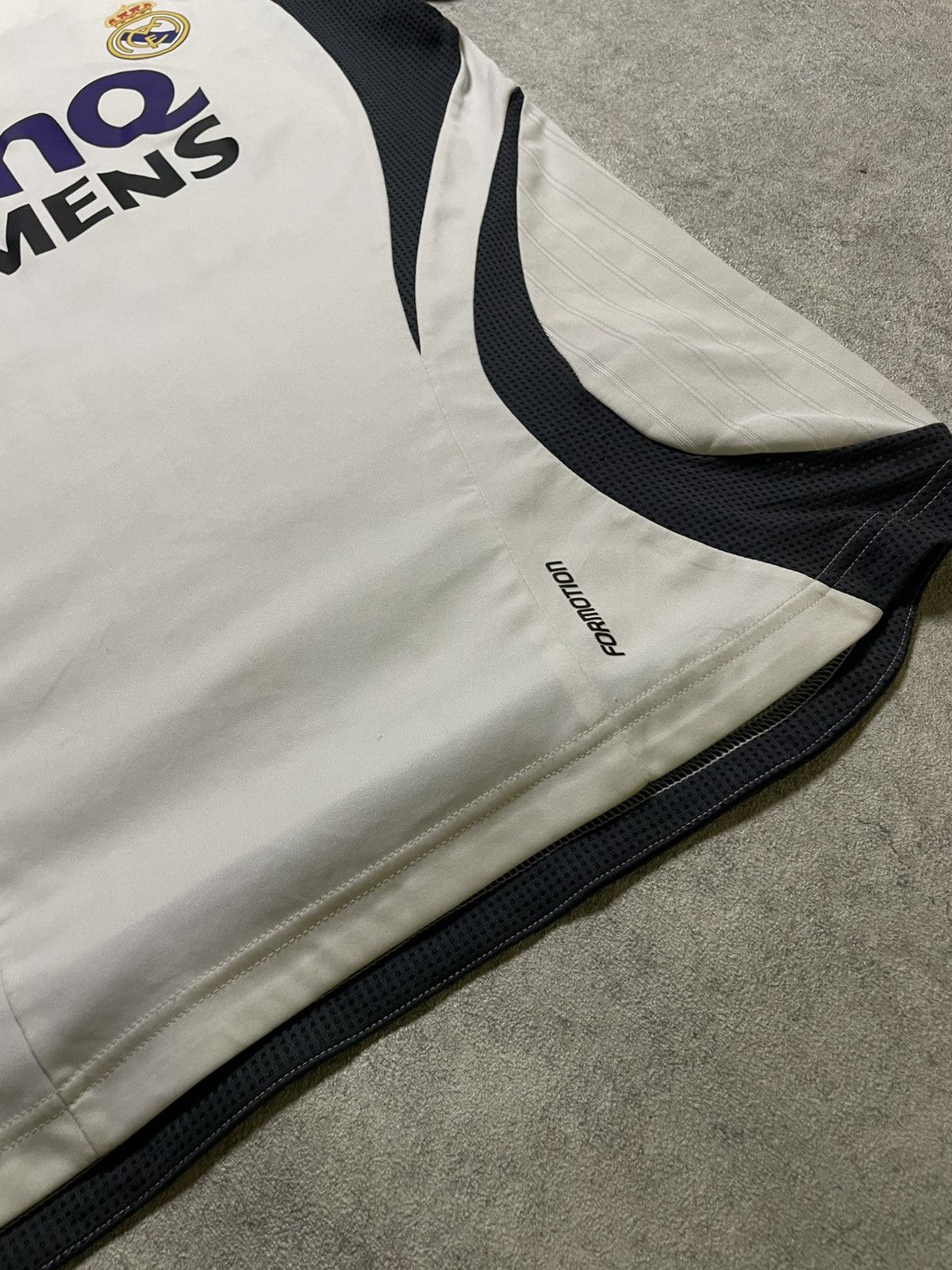 Adidas Real Madrid 2006-2007 home jersey soccer Adidas Size US L / EU 52-54 / 3 - 4 Thumbnail