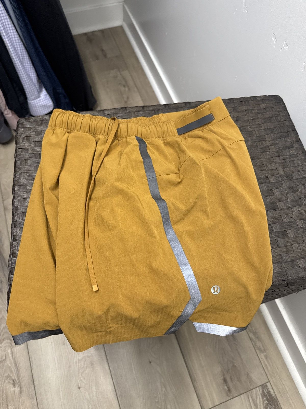 Lululemon Lululemon 6” Size US 29 - 1 Thumbnail
