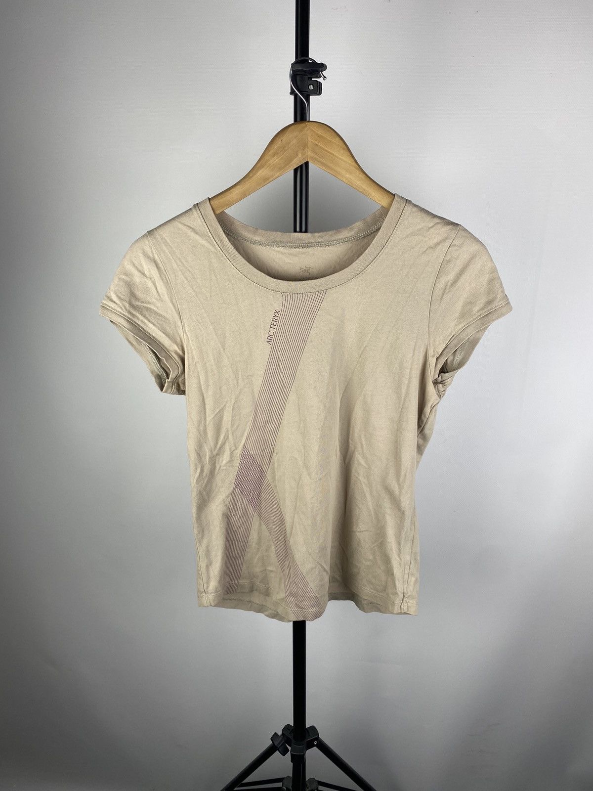 Arc'teryx × Vintage Vntg Arcteryx Beige Womens Gorpcore T Shirt Small Size S / US 4 / IT 40 - 1 Thumbnail