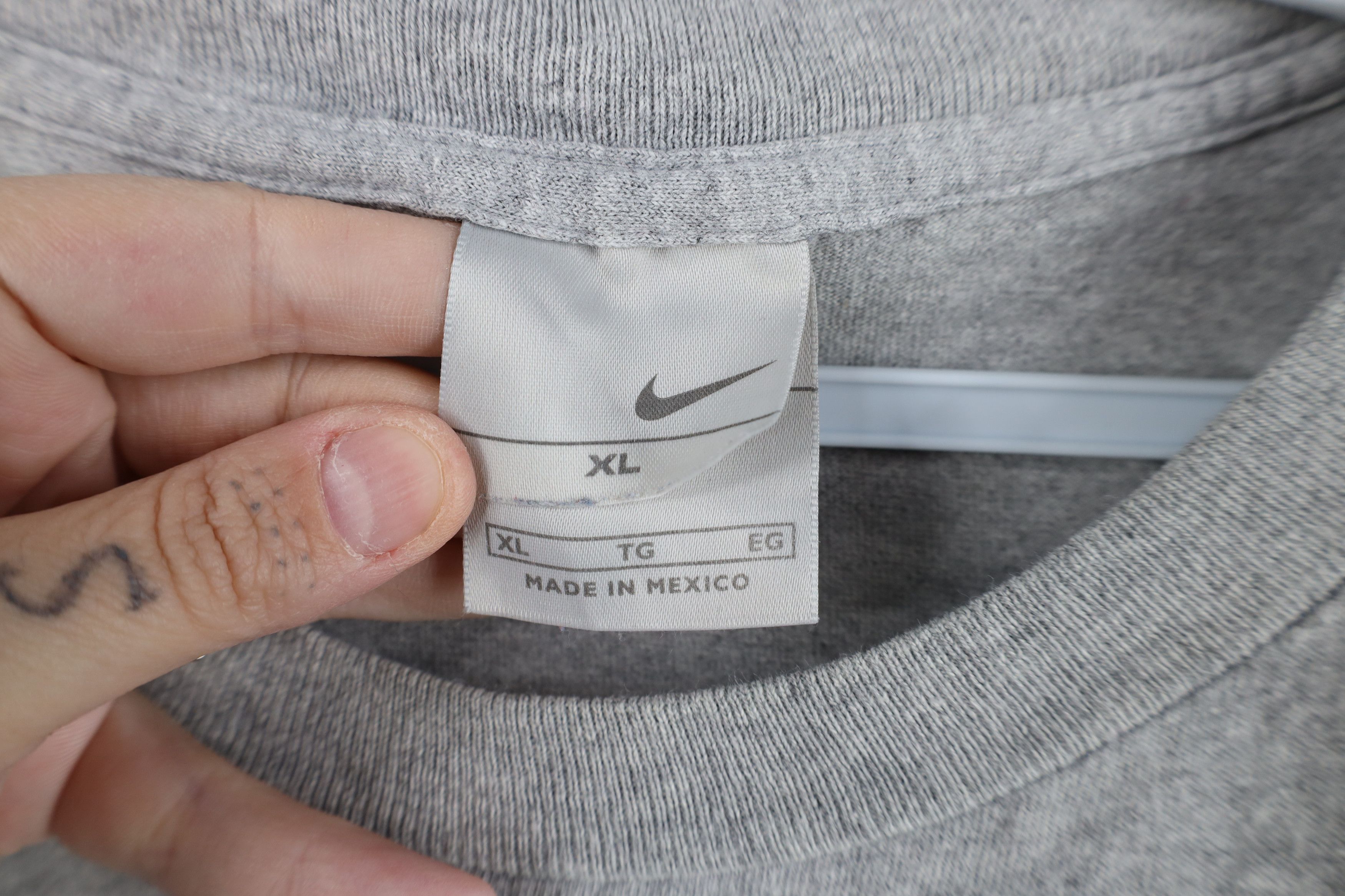 Nike Vintage 90s Y2K Nike Center Swoosh Orlando T-Shirt Gray Size US XL / EU 56 / 4 - 8 Thumbnail