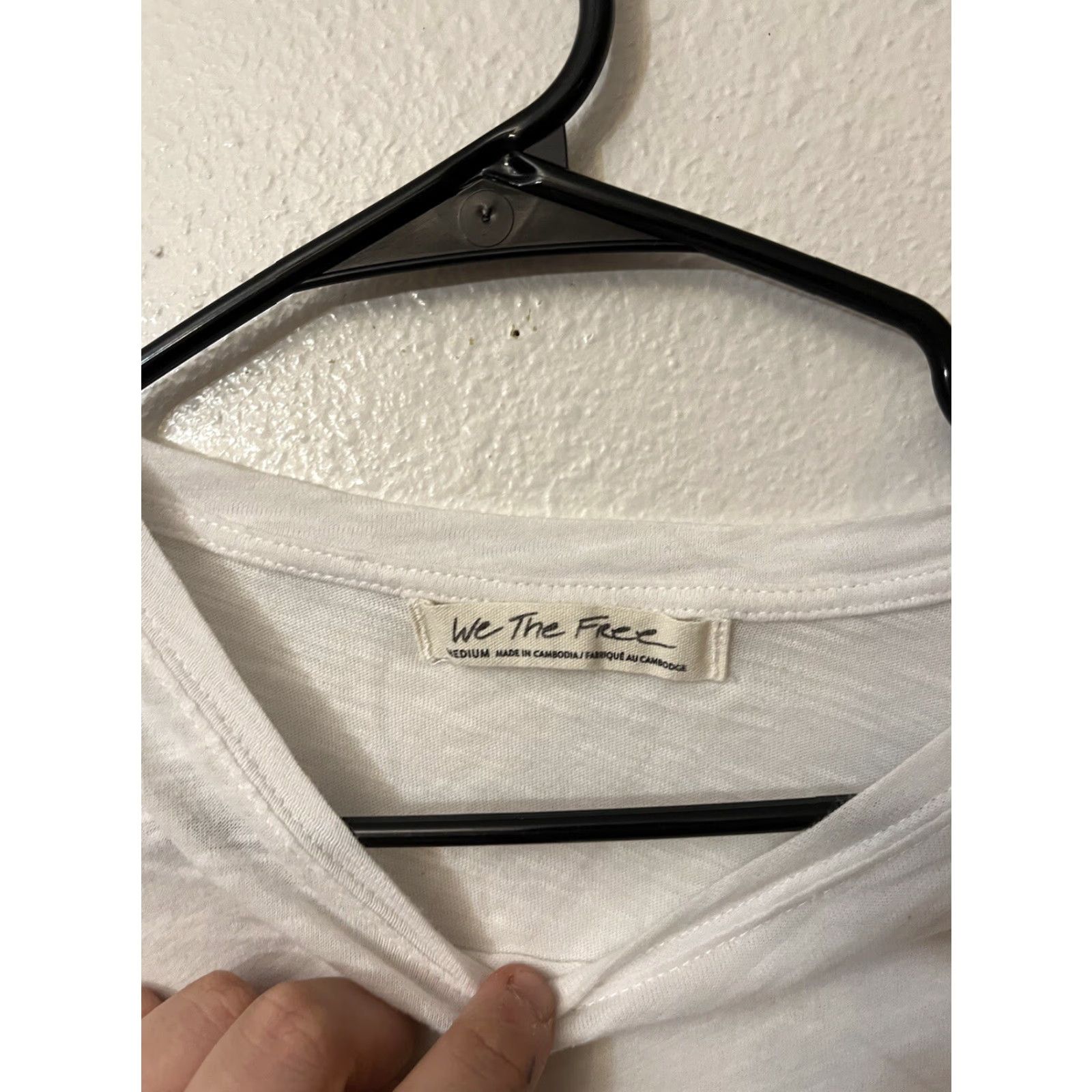Vintage VINTAGE We The Free Women's Cropped T-Shirt Knit Crew Neck Medium White Size M / US 6-8 / IT 42-44 - 2 Thumbnail