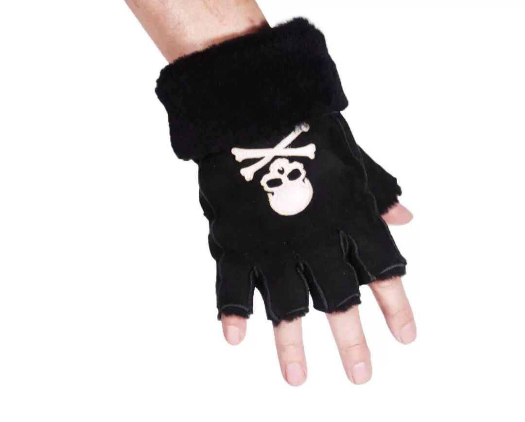 Mastermind Japan mastermind Japan MMJ Shearling Skull Gloves Size ONE SIZE - 1 Thumbnail