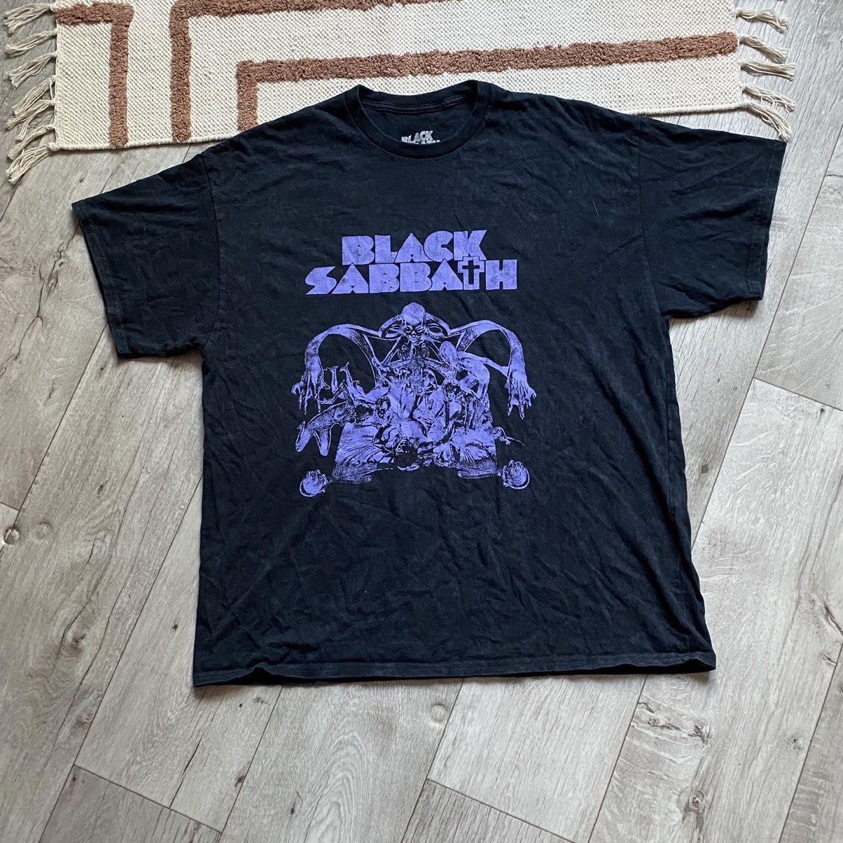 Band Tees BLACK SABBATH Y2K DEMON PRINT FADED T SHIRT Size US XL / EU 56 / 4 - 1 Thumbnail