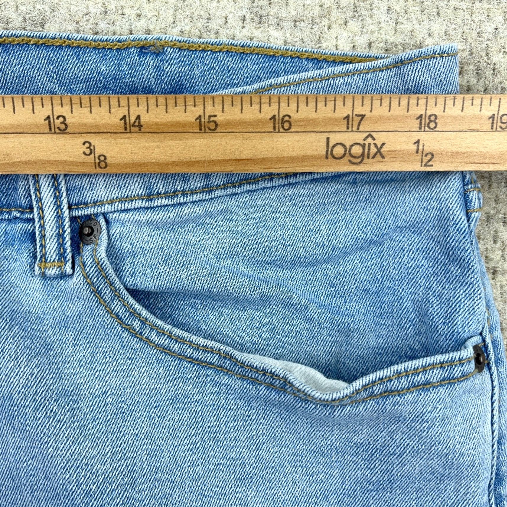 Levi's Levi's 505 Shorts Men 38 Blue Regular Denim Bermuda 9in Zip Pocket Mid Rise 5-Pocket Jeans Jorts Casual Size US 38 / EU 54 - 7 Thumbnail