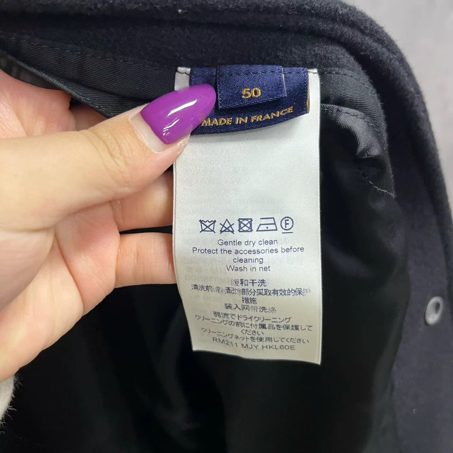 Louis Vuitton [Louis Vuitton] Latest Black Bear Plush Breasted Button Size XL / US 12-14 / IT 48-50 - 4 Thumbnail