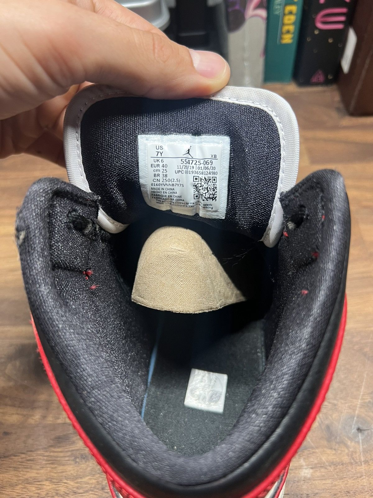 Nike Air Jordan 1 Mid Chicago Toe Size US 7 / EU 40 - 10 Thumbnail
