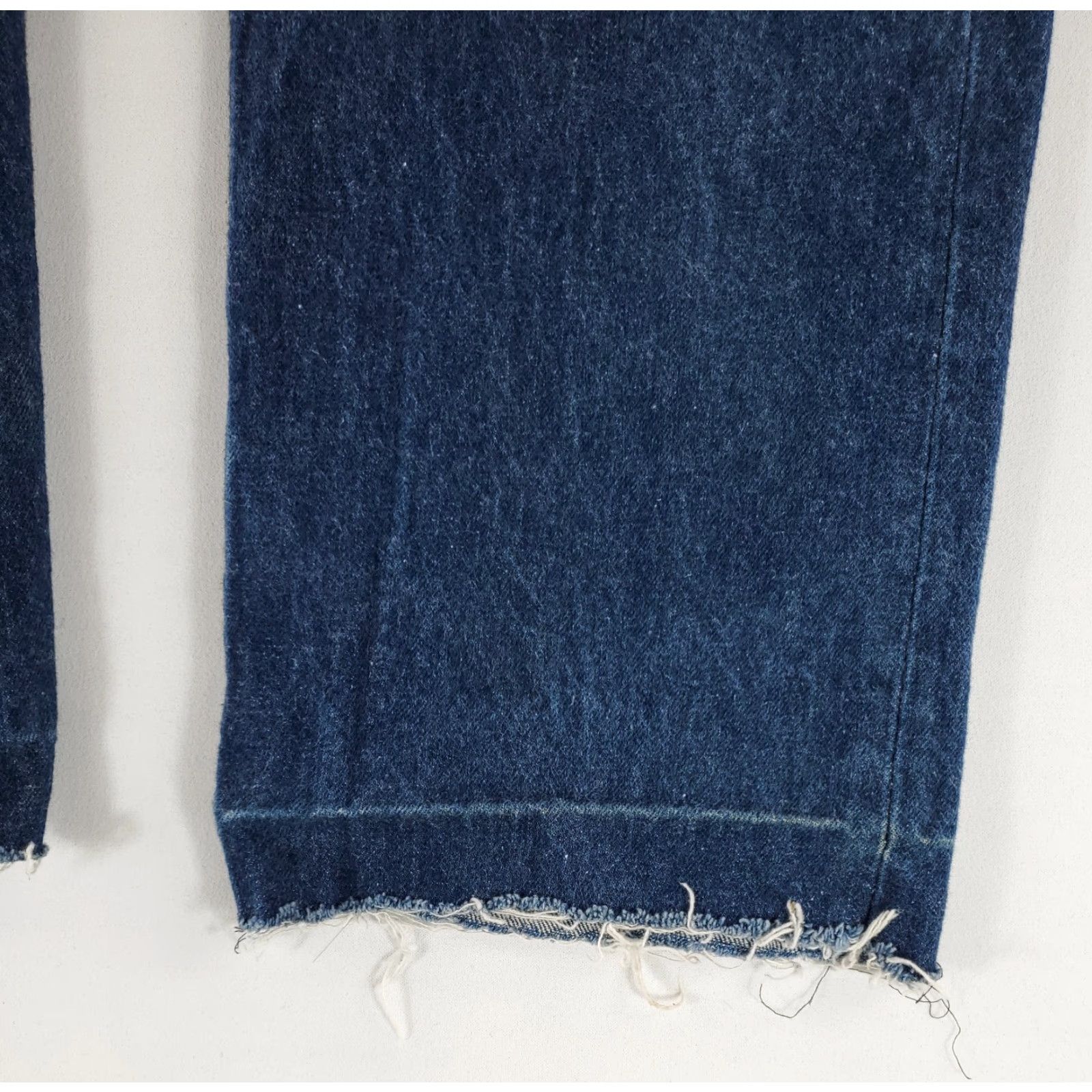 Levi's VINTAGE Levi's 501 Jeans Straight 37 Mens Blue 80s Cutoff Inseam 30 Actual 37x30 Size US 37 - 2 Thumbnail