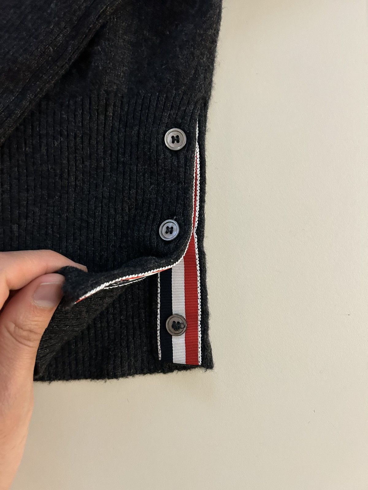 Thom Browne Thom Browne Cashmere 4-bar Pull Over Dark Grey Size US M / EU 48-50 / 2 - 7 Thumbnail