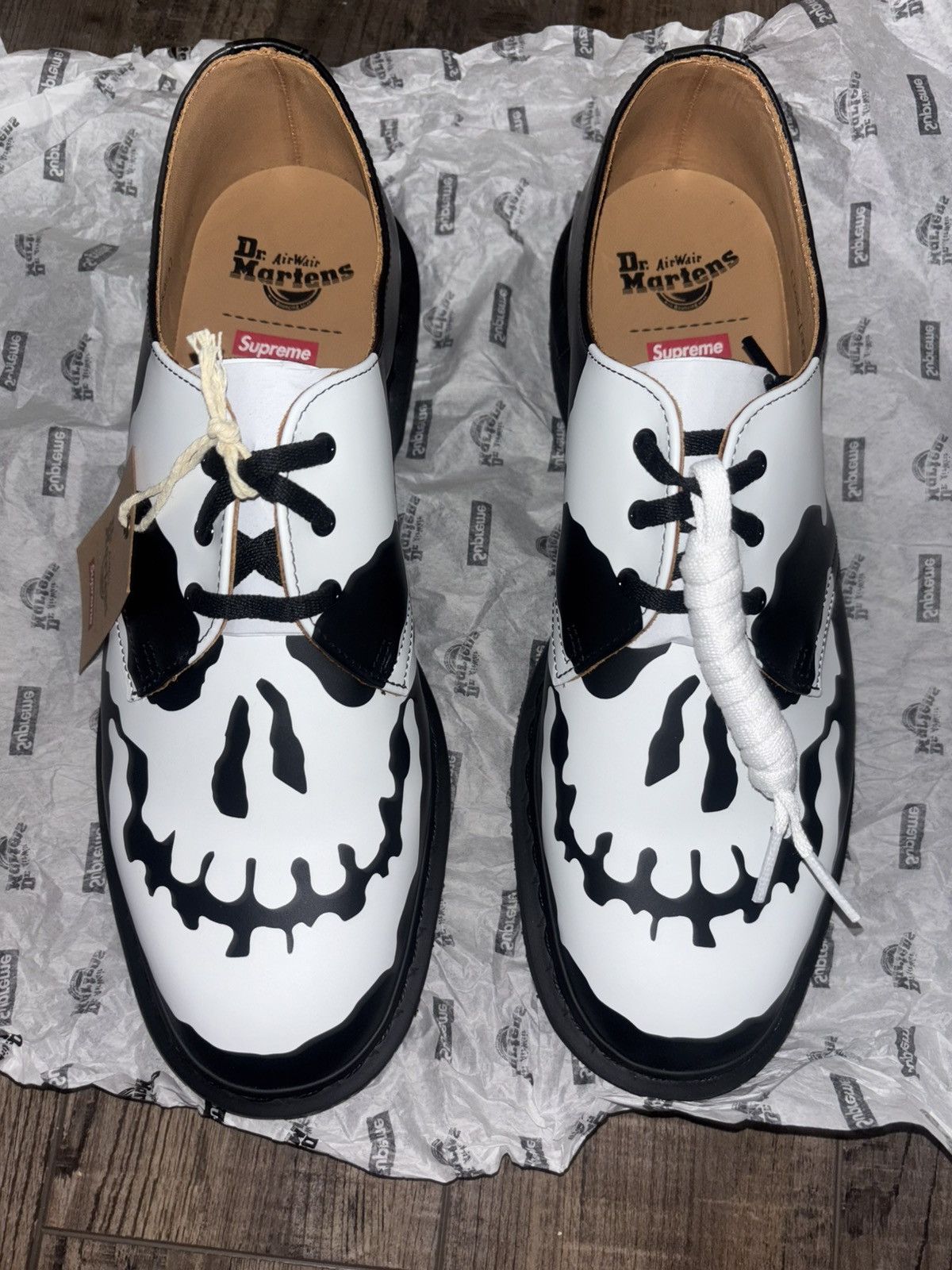 Supreme Dr. Martens 1461 3-Eye Shoe Size US 10.5 / EU 43-44 - 2 Thumbnail
