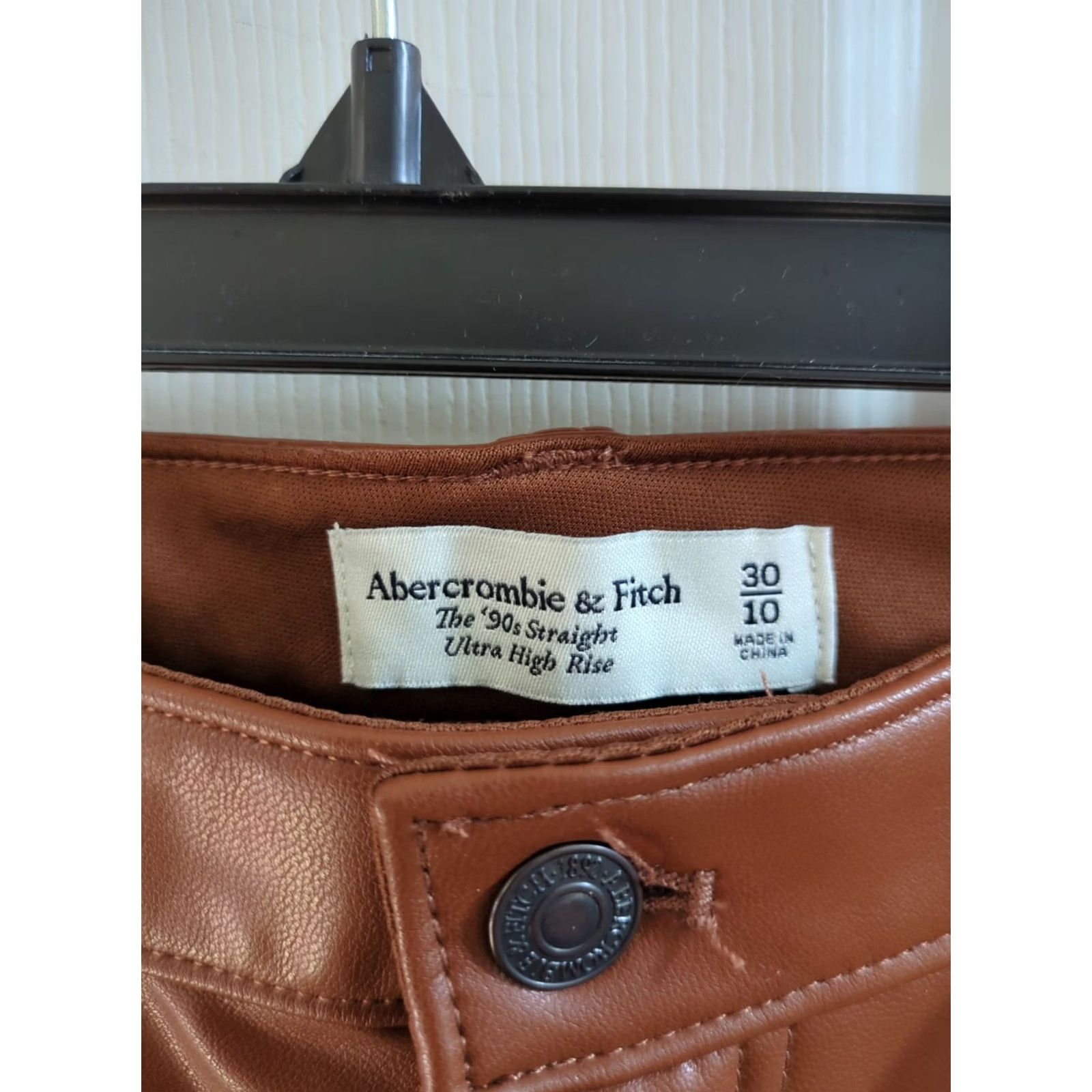 Abercrombie & Fitch Abercrombie & Fitch Pants 90s Straight High Rise Vegan Leather Brown 30/10 NWT Womens Regular Limited Vintage: No Size 30" / US 8 / IT 44 - 4 Thumbnail
