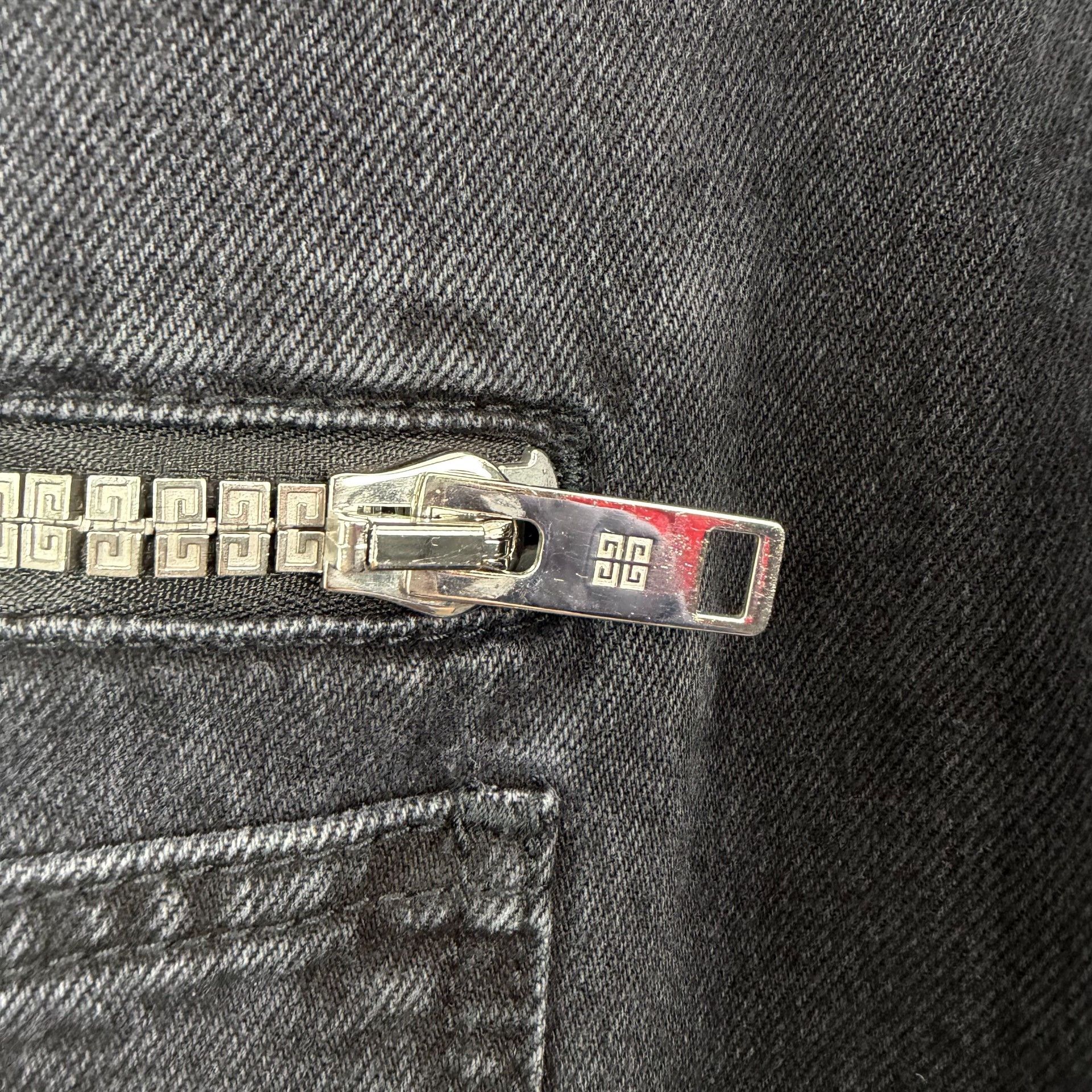 Givenchy Givenchy Runway 4G Zipper Denim Shorts Size US 31 - 5 Thumbnail