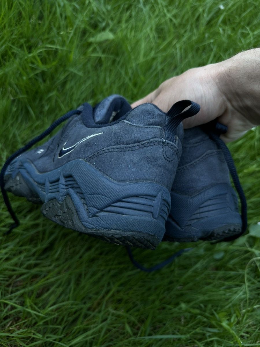 The 1975 × Vintage Baskets Nike Air Perish 1999s Size US 8.5 / EU 41-42 - 5 Thumbnail