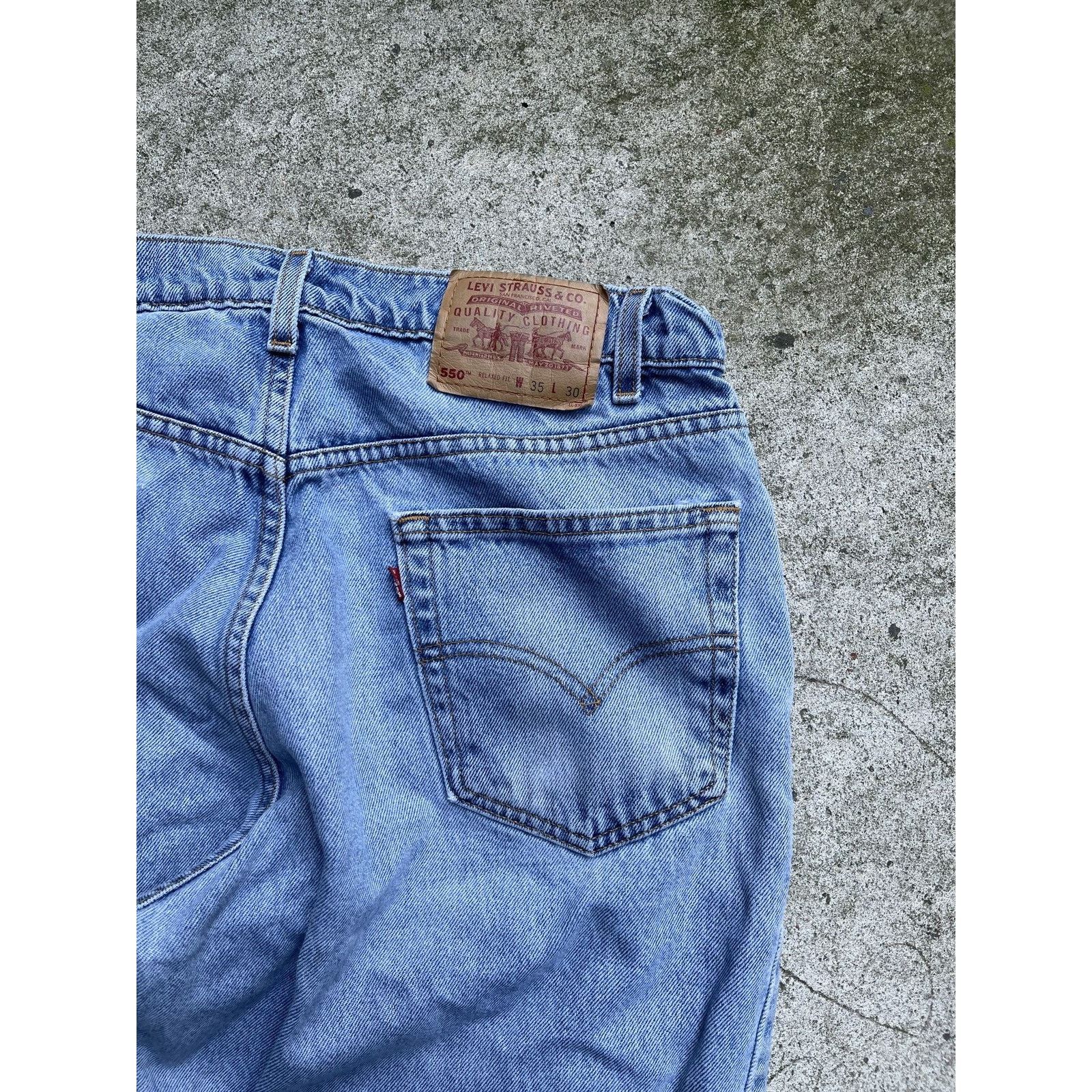 Levi's VINTAGE LEVI’S 550 LIGHT WASH DENIM JEANS Size US 35 - 6 Thumbnail