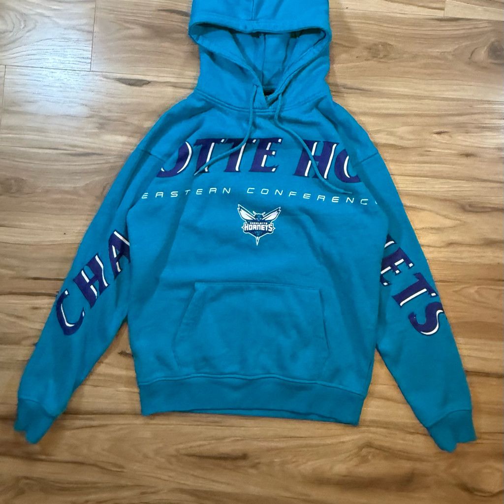 47 Brand UNK Men’s Small Charlotte Hornets Hoodie (loose stitching) Size US S / EU 44-46 / 1 - 2 Thumbnail