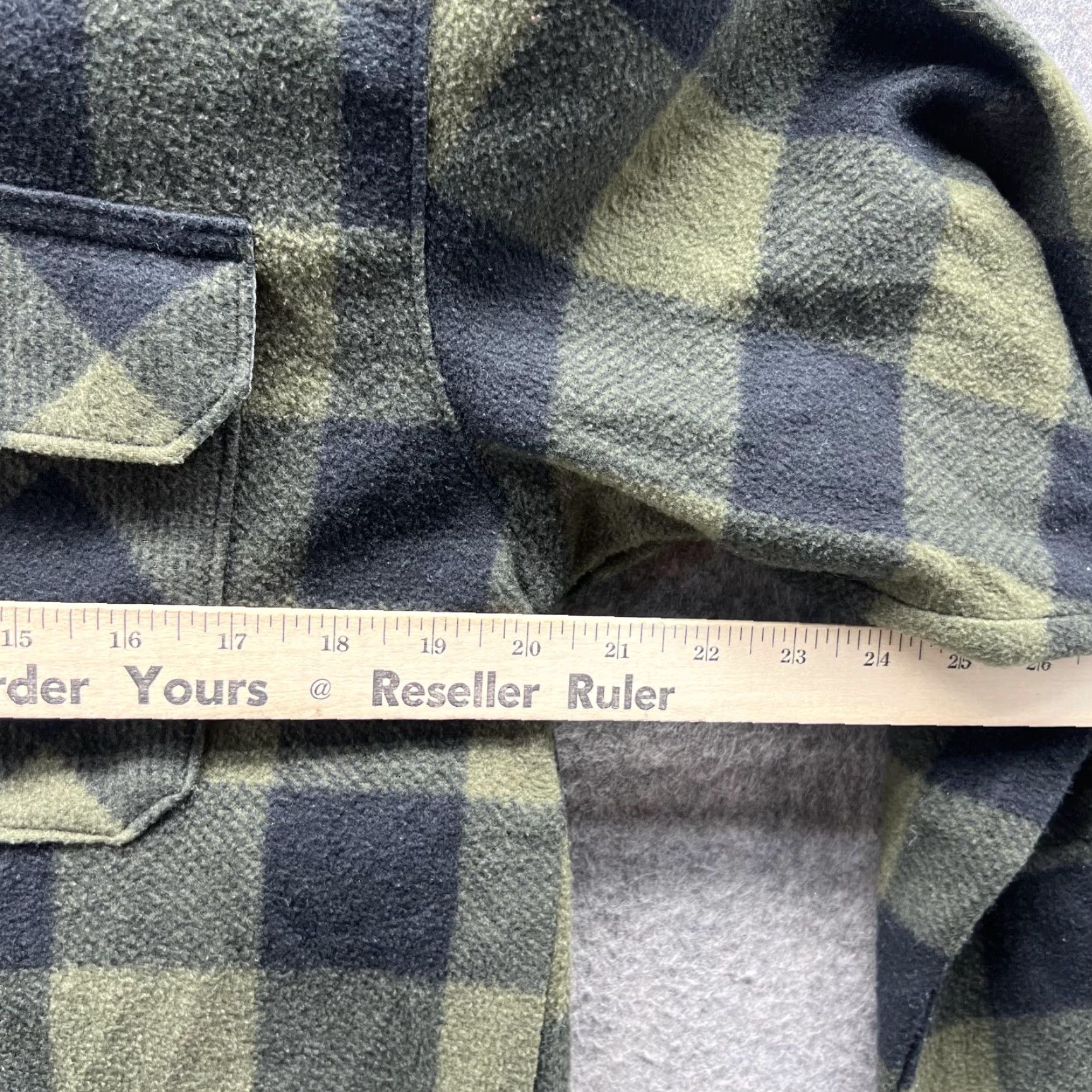 Wrangler Wrangler Shirt Men Smal Plaid Green Button-Down Flannel Premium Vtg Western Shirt Size S Green Plaid Button-Up, Long Sleeve, All Seasons, Casual Mens Size US S / EU 44-46 / 1 - 4 Thumbnail
