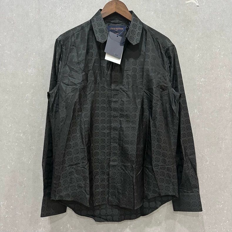 Louis Vuitton Louis Vuitton size 39 Black silk patterned shirt 2505-Next Size US M / EU 48-50 / 2 - 1 Thumbnail