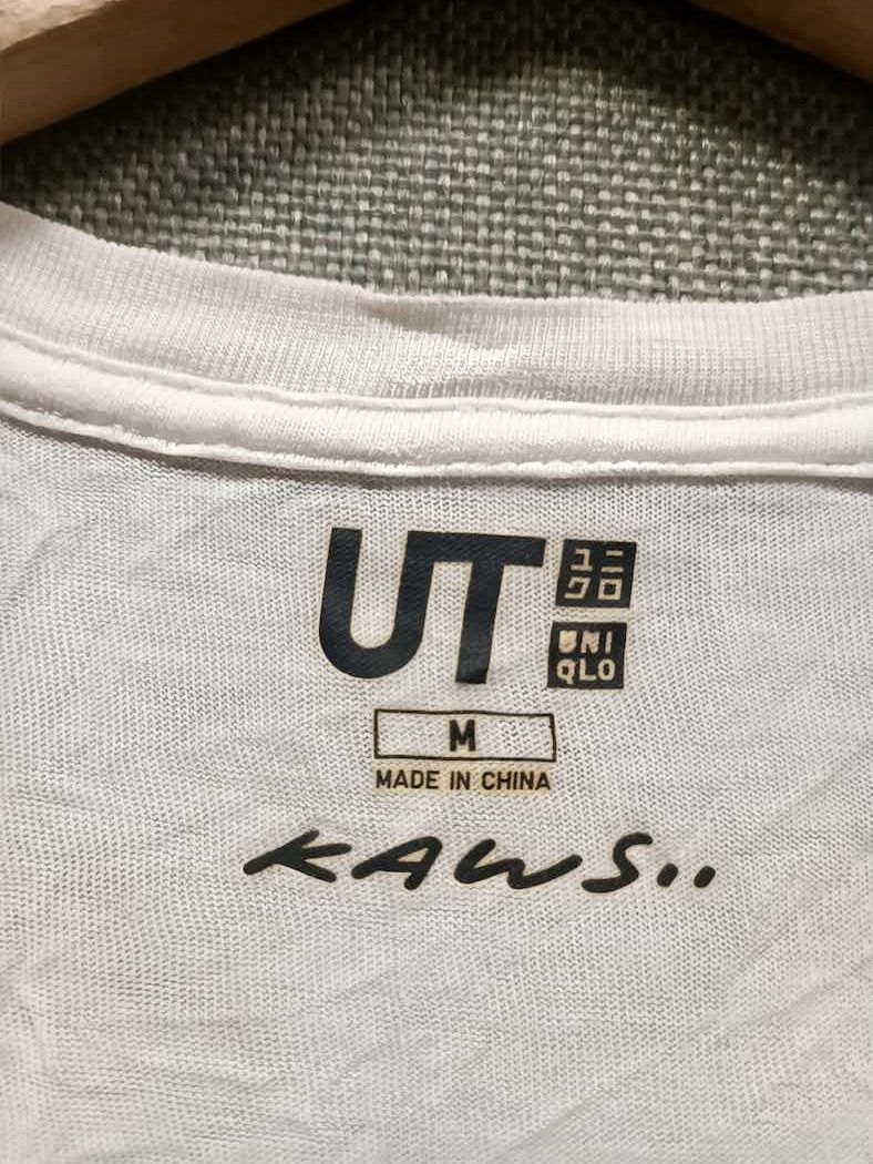 Kaws × Uniqlo t shirt kaws x uniqlo Size US M / EU 48-50 / 2 - 4 Thumbnail