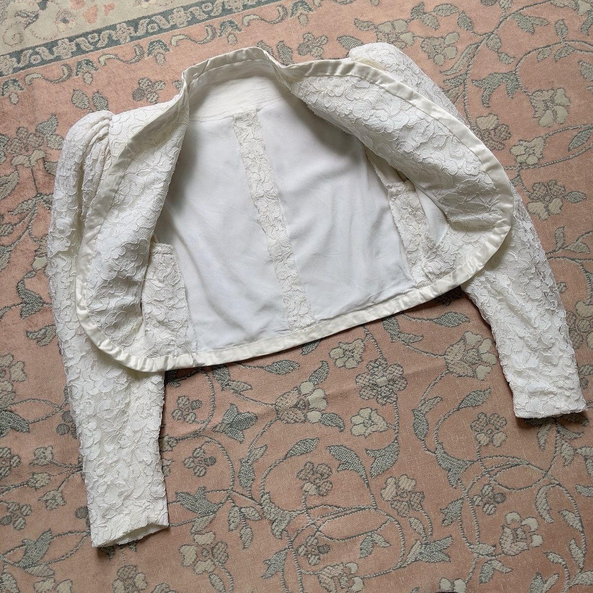 Other Vintage 1980s Off White Corded Lace Bolero Jacket (XS–S) Size XS / US 0-2 / IT 36-38 - 10 Thumbnail