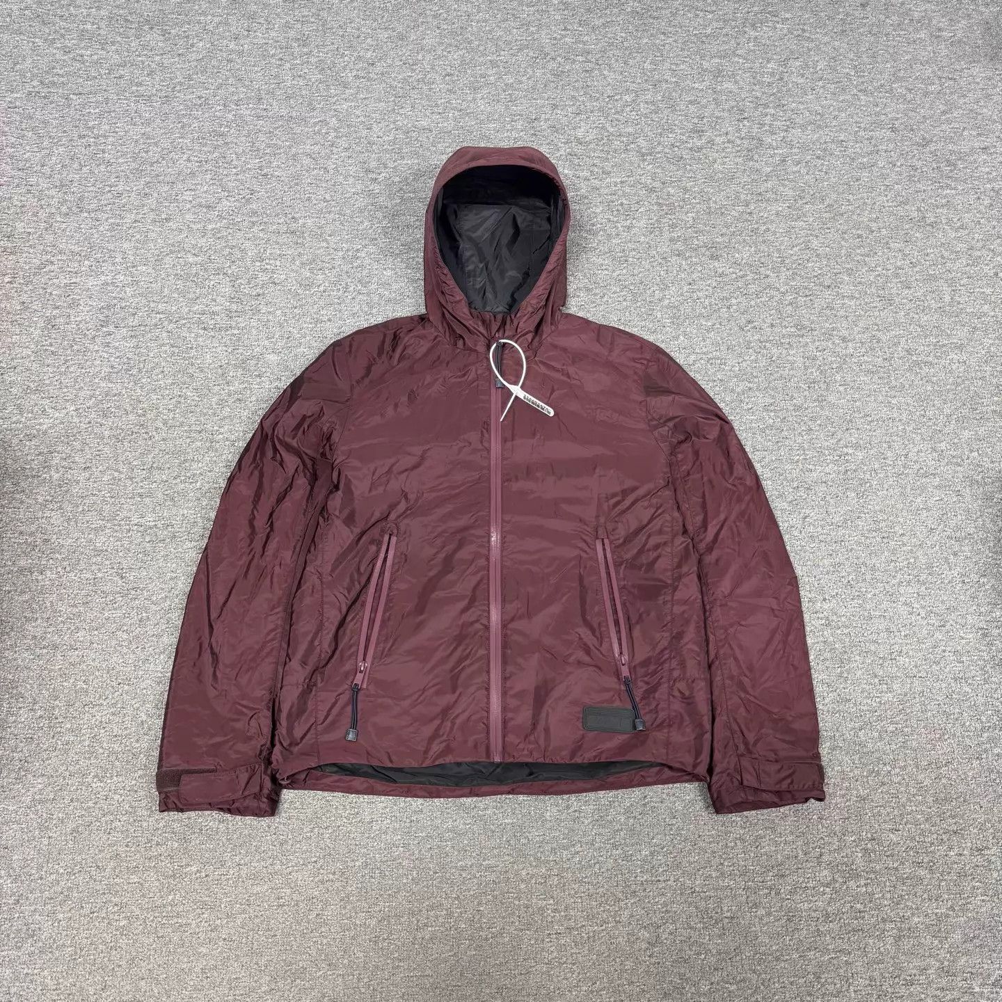 Prada Prada Wine Red Hooded W/P Windproof Jacket 48 Size US M / EU 48-50 / 2 - 1 Thumbnail
