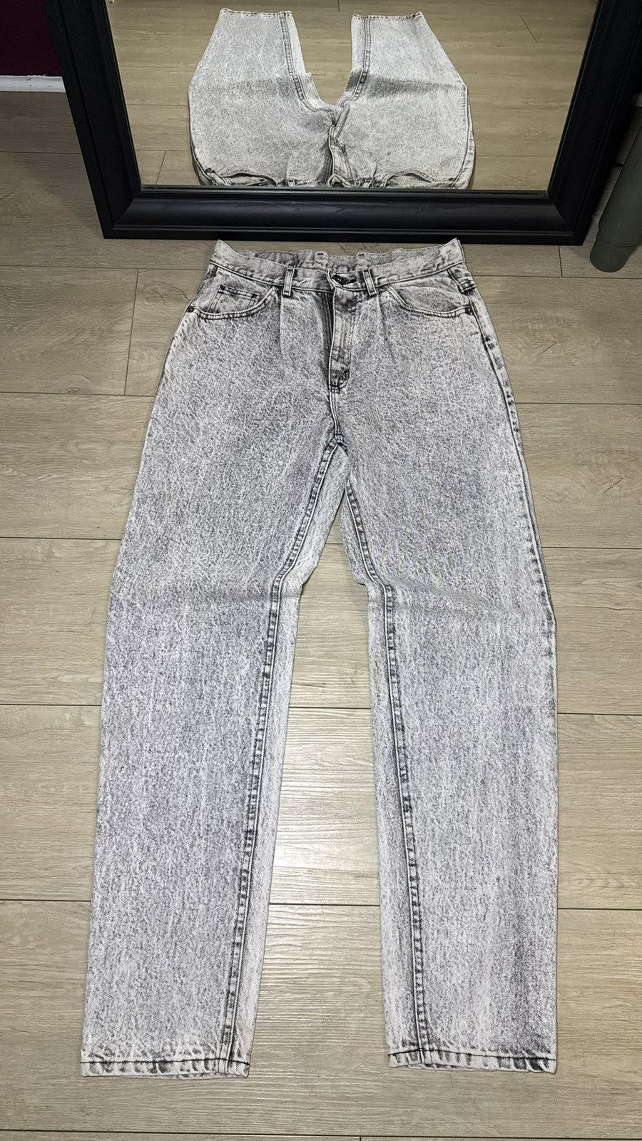 Lee Vintage 1990s Women’s Lee Acid Wash 30 x 30 Straight Denim Size 30" / US 8 / IT 44 - 1 Thumbnail