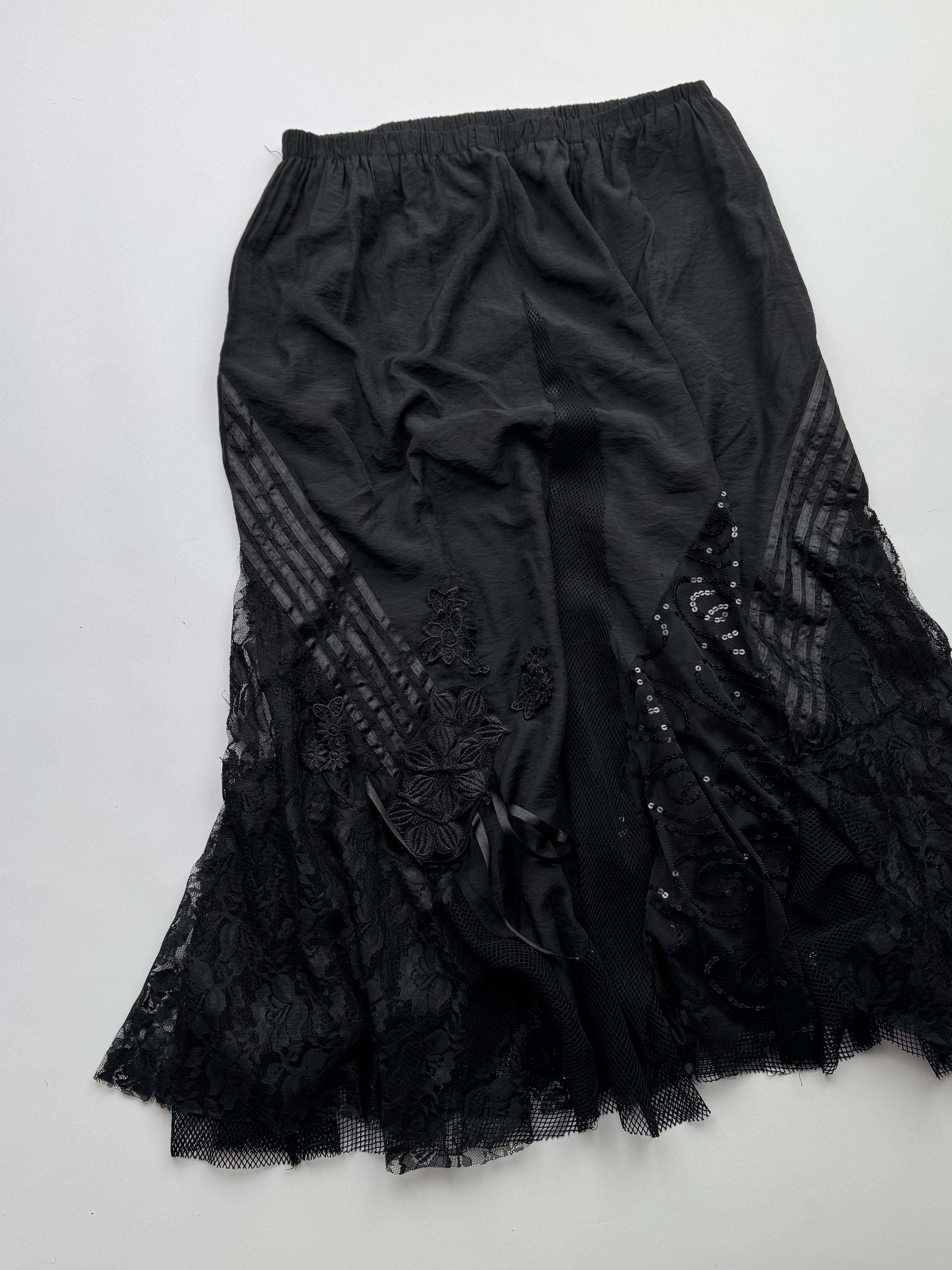 Vintage Vintage Goth Flare Maxi Skirt B231(V379)E2 Size 32" / US 10 / IT 46 - 2 Thumbnail