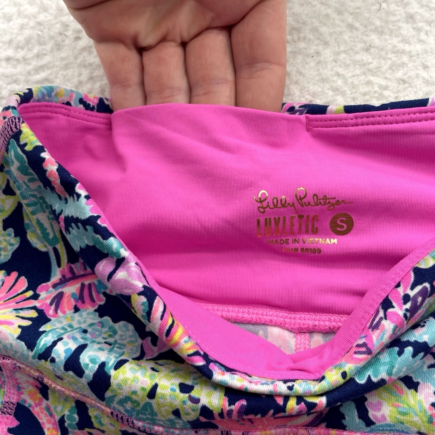 Lilly Pulitzer Lilly Pulitzer Leggings Womens Small 21" Luxletic Weekender Cropped Multicolor Floral Athletic Skinny 21 in Inseam Womens Size 28" / US 6 / IT 42 - 4 Thumbnail