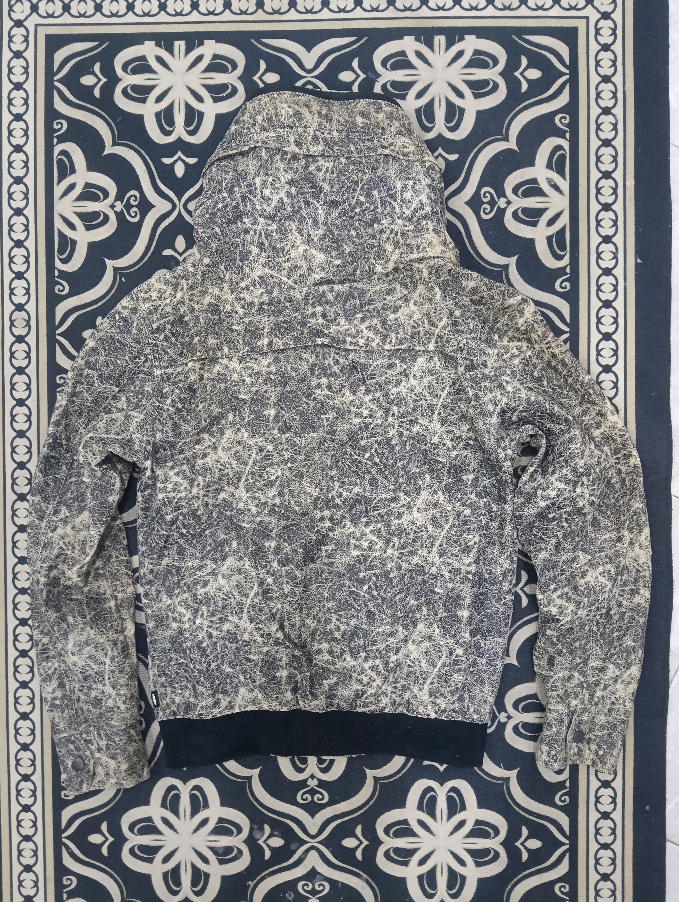 Le Grande Bleu (L.G.B.) Limited MSGR Japan Brand Like Bondage Crackled Style Size US L / EU 52-54 / 3 - 3 Thumbnail