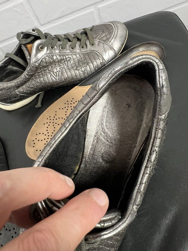 Louis Vuitton Louis Vuitton Women's Leather Sneakers Silver Size 38 Size US 8 / IT 38 - 14 Thumbnail