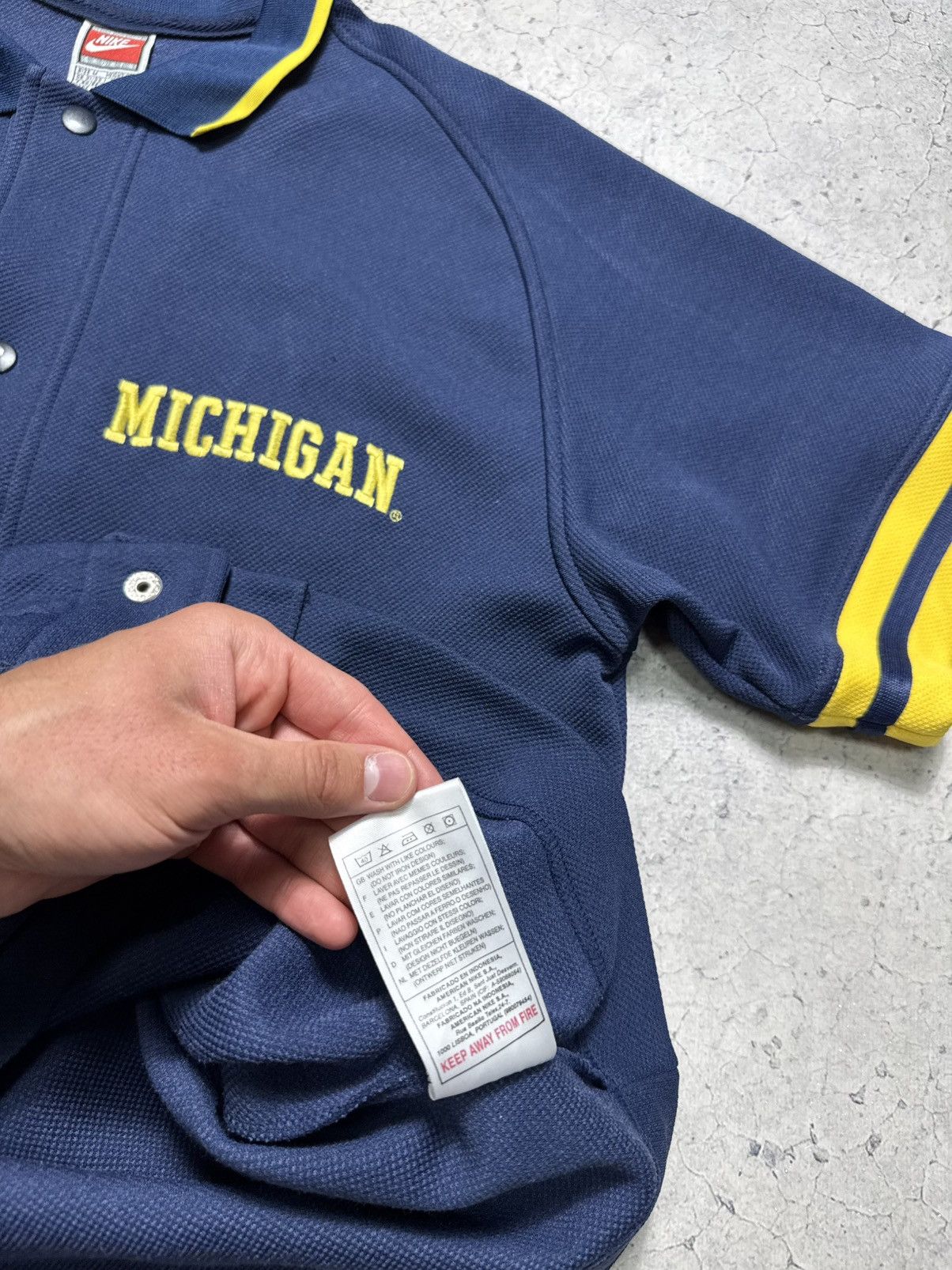 Nike Nike Vintage 90’s Michigan Wolverines Jersey Big Logo Size US M / EU 48-50 / 2 - 8 Thumbnail
