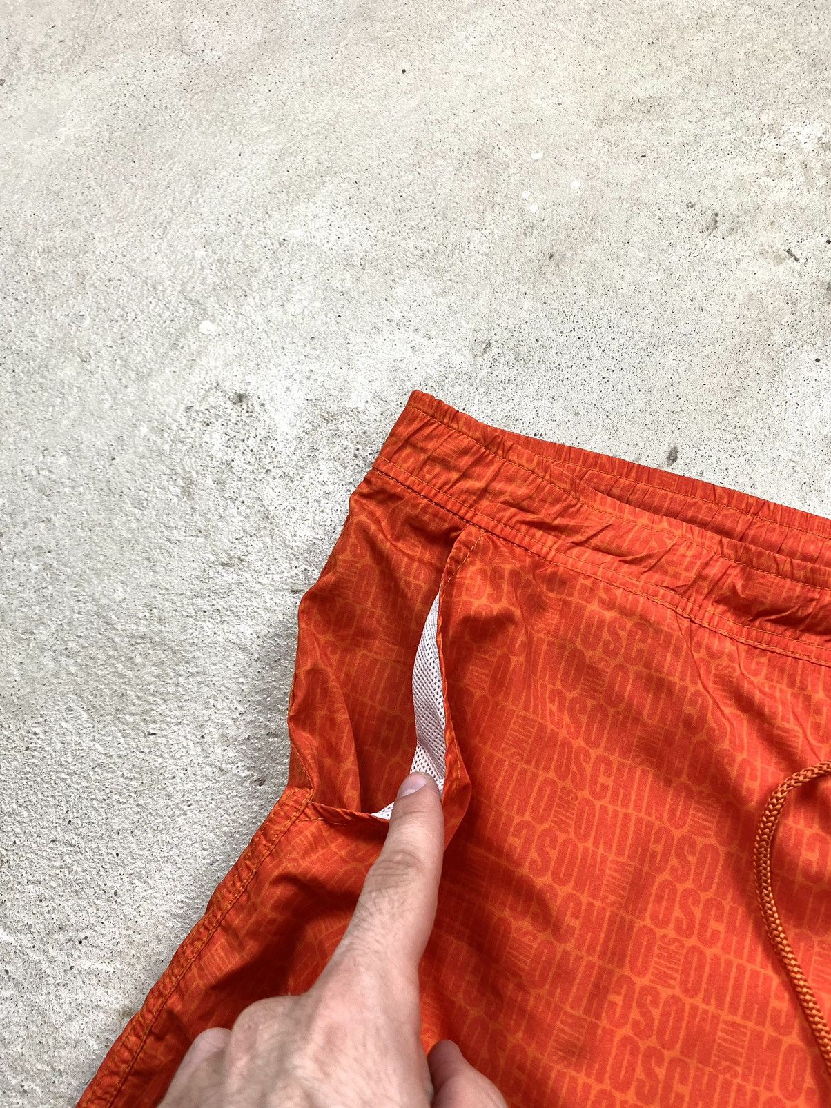 Moschino Vintage Moschino Monogram Shorts Luxury Hype Size US 38 / EU 54 - 5 Thumbnail
