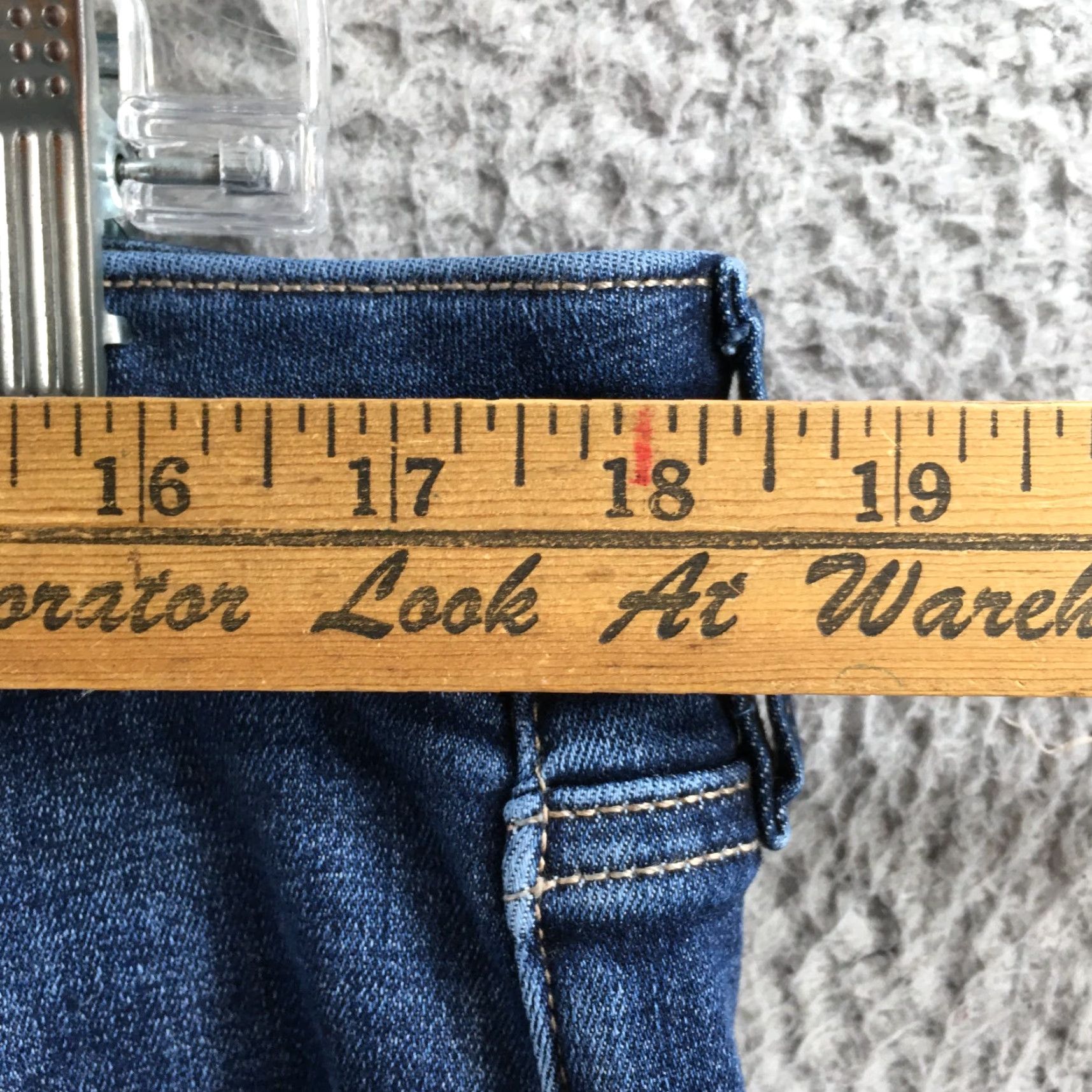 American Eagle Outfitters American Eagle Outfitters Cropped Jeans Womens 18 Short Blue Denim Cotton Blend Jeans Womens 18 Short Blue Denim Cotton Blend Size 40" / US 18 - 6 Thumbnail