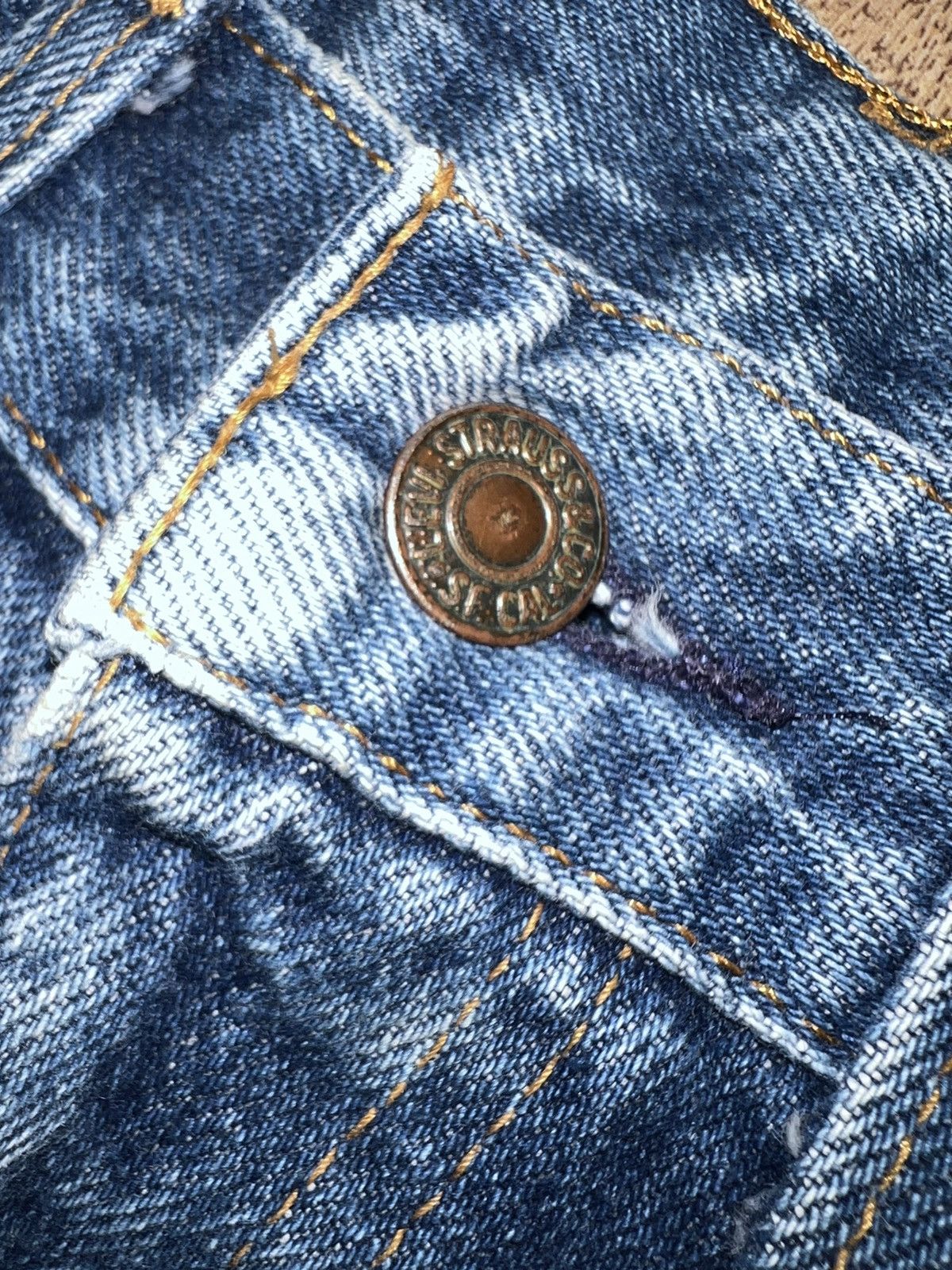 Levi's × Vintage Vintage Distressed Levis 501 Faded Blue Jeans Vintage Size US 32 / EU 48 - 9 Thumbnail