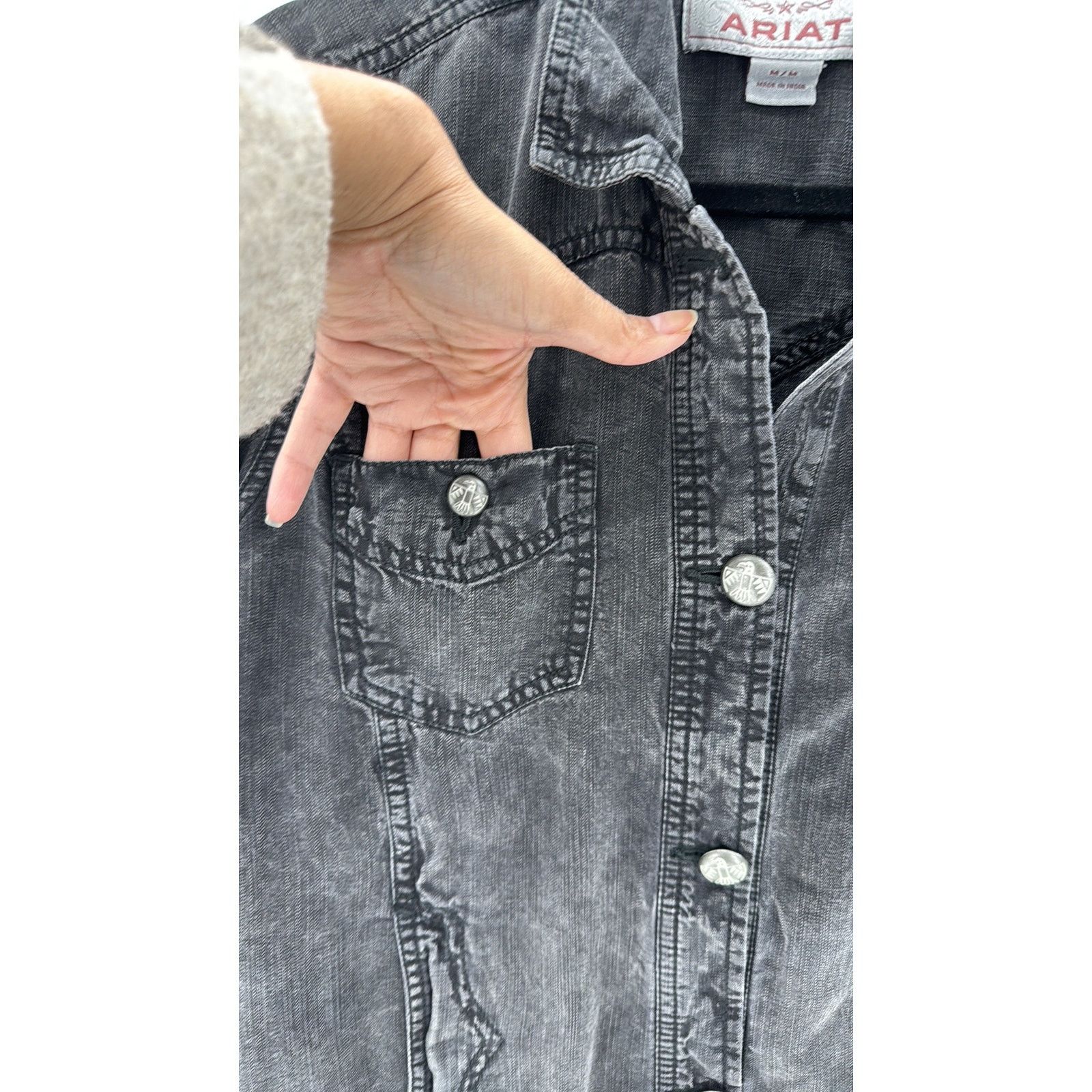 Ariat Ariat lightweight shacket indigenous accent buttons sz S Size M / US 6-8 / IT 42-44 - 4 Thumbnail