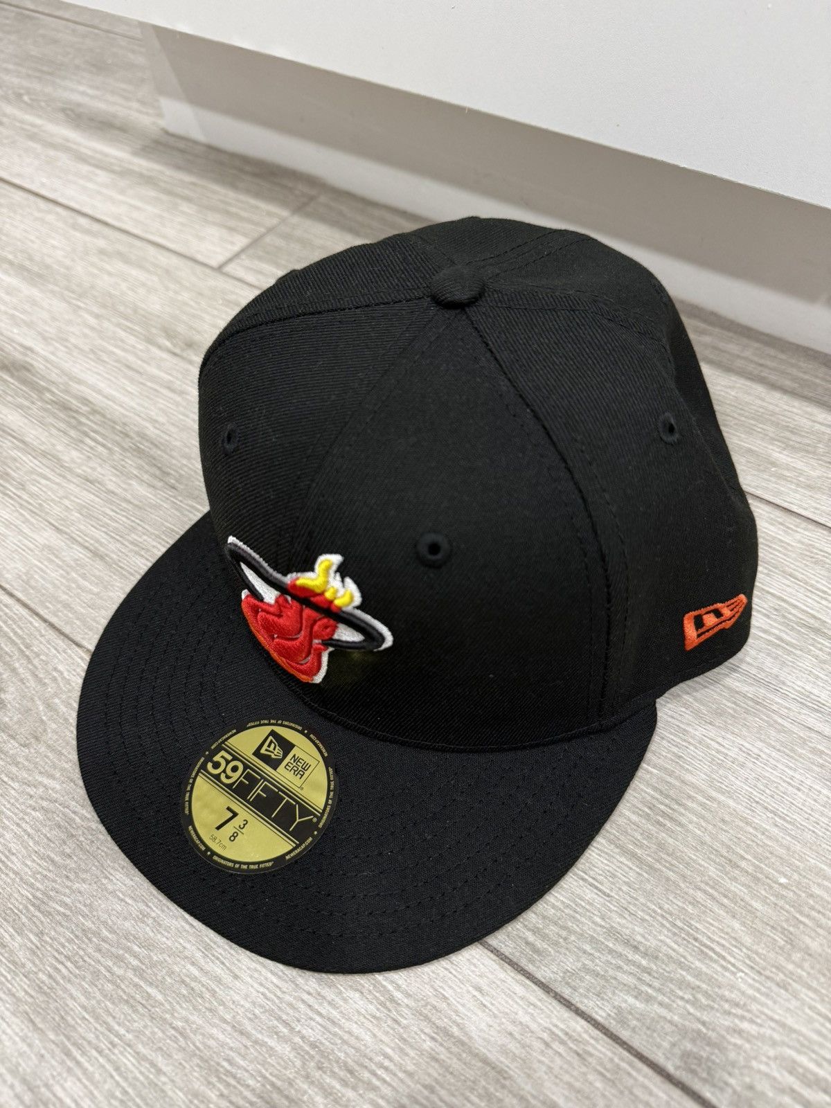 New Era Miami Heat New Era Hardwood Classic Black Fitted Sz 7 3/8 Size ONE SIZE - 5 Thumbnail