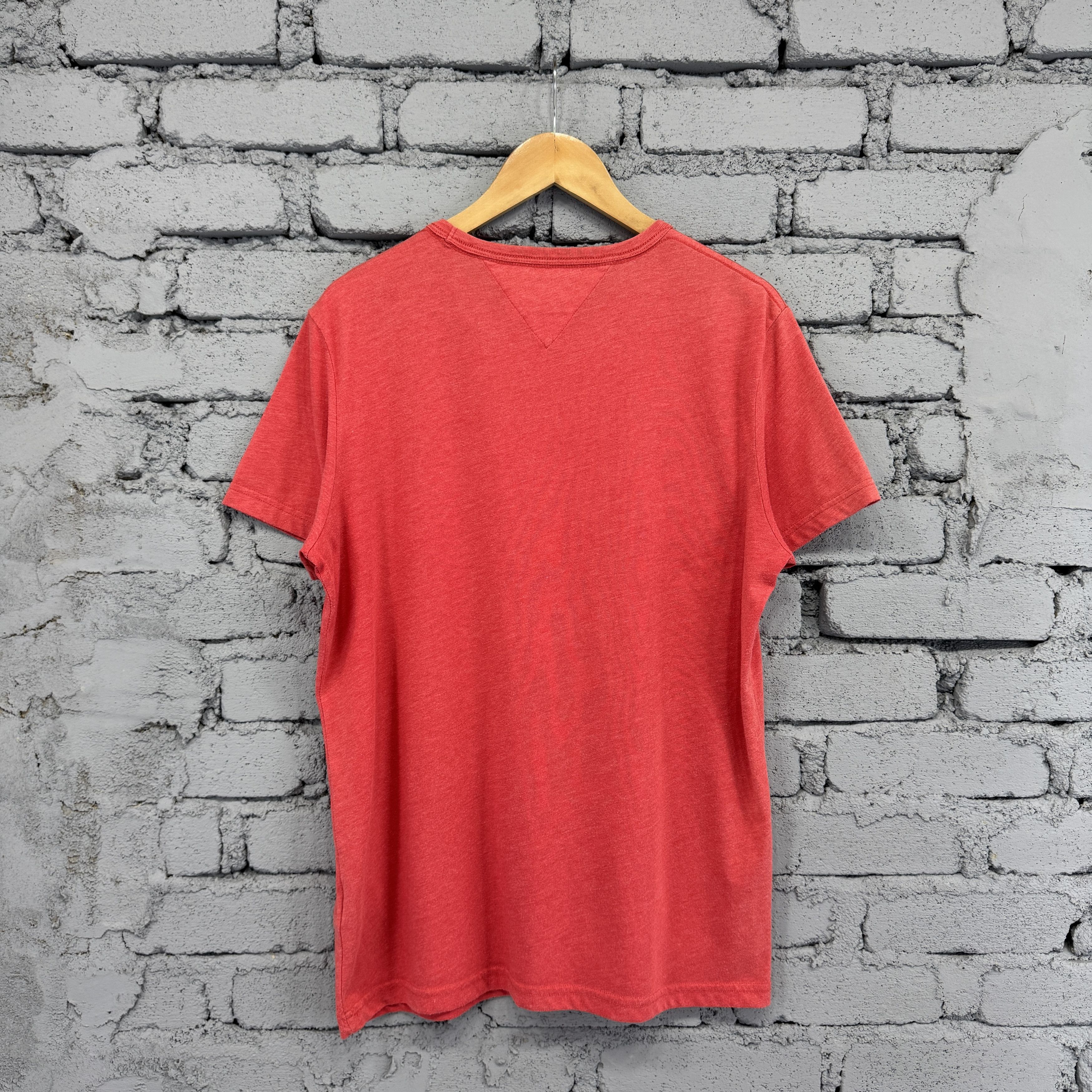 Tommy Hilfiger Tommy Hilfiger Hilfiger Denim "Stars & Stripes" Red Tshirt Size US L / EU 52-54 / 3 - 2 Thumbnail