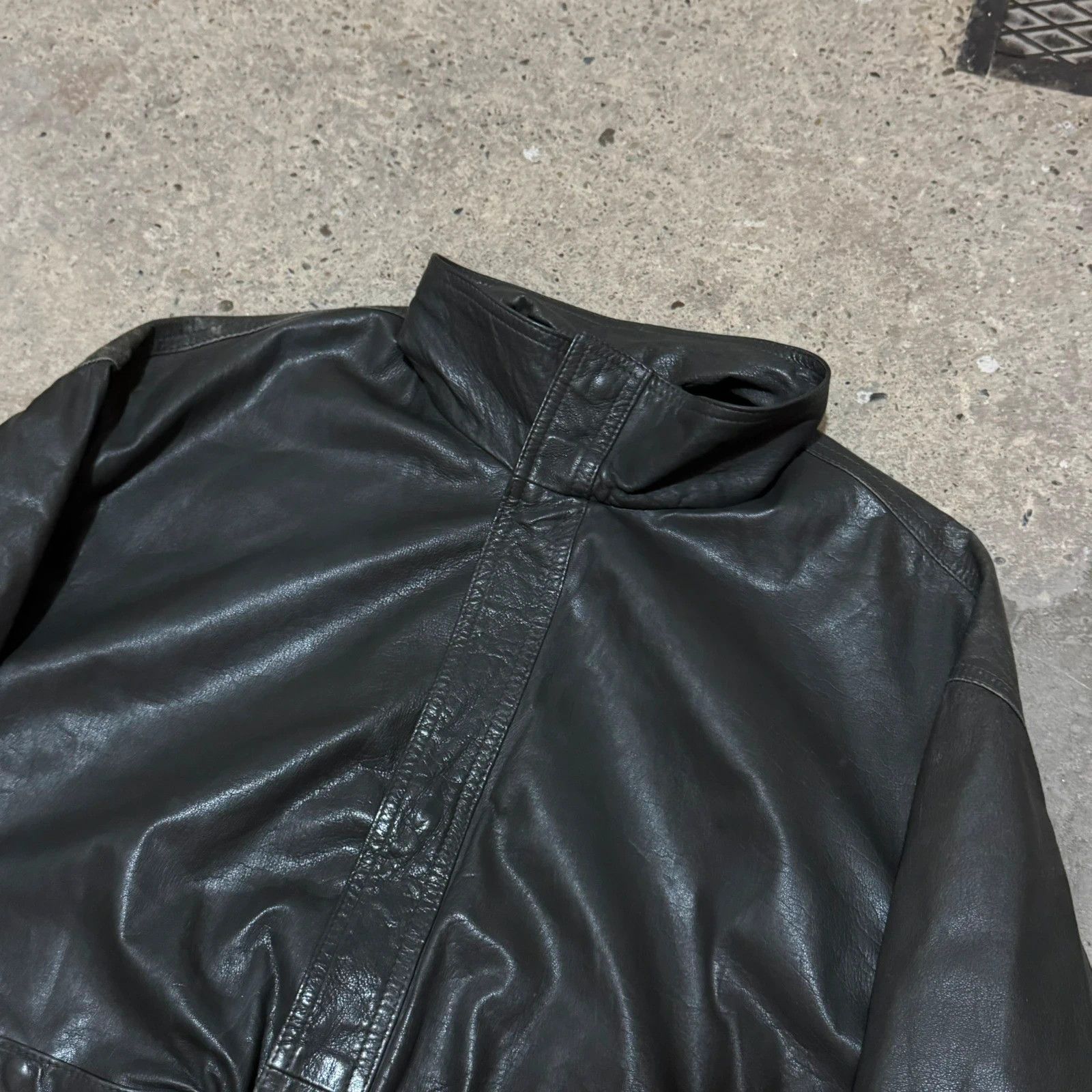 Giorgio Armani Vintage 90s Giorgio Armani high neck leather bomber jacket Size US L / EU 52-54 / 3 - 3 Thumbnail